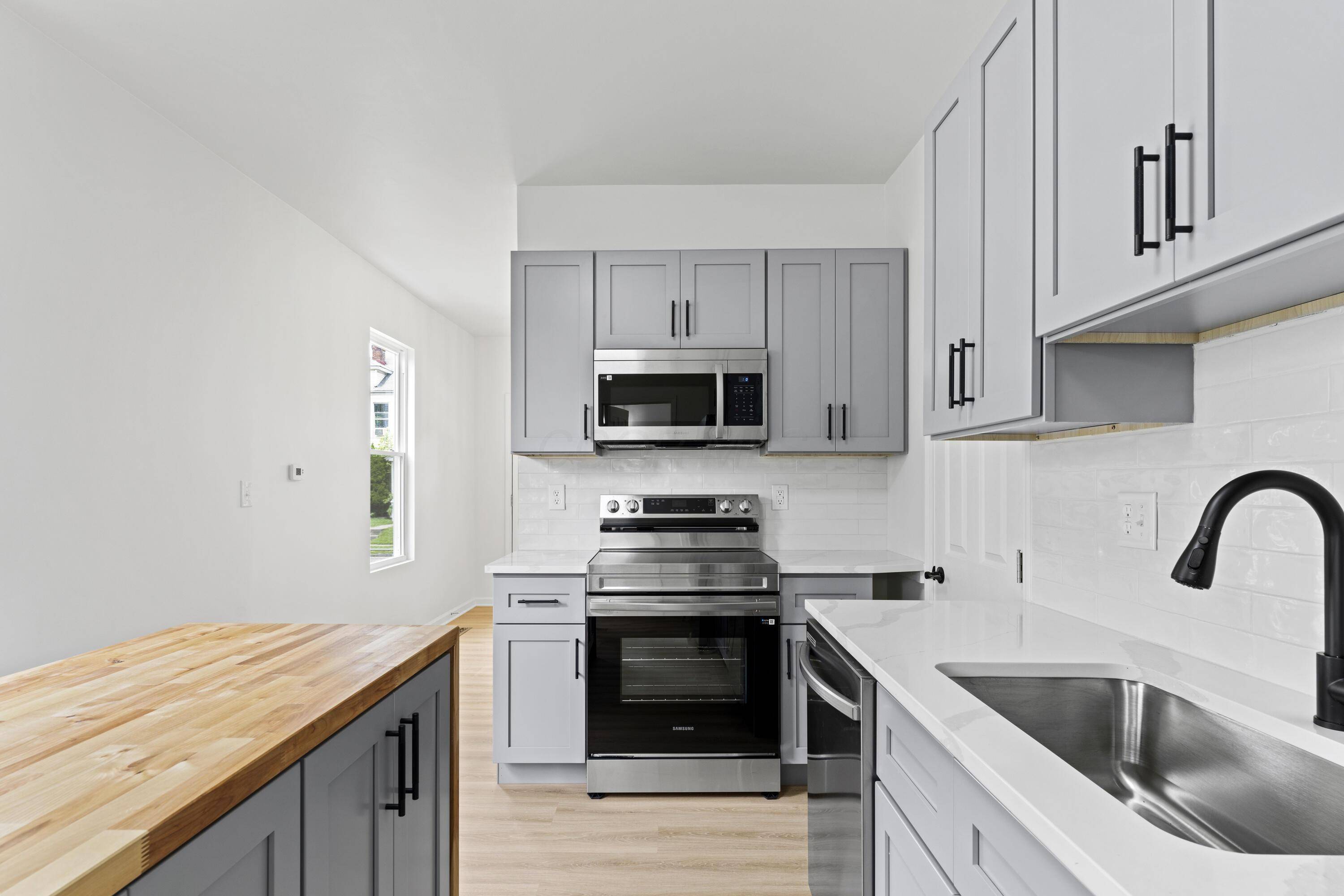 Columbus, OH 43207,137 E Morrill Avenue