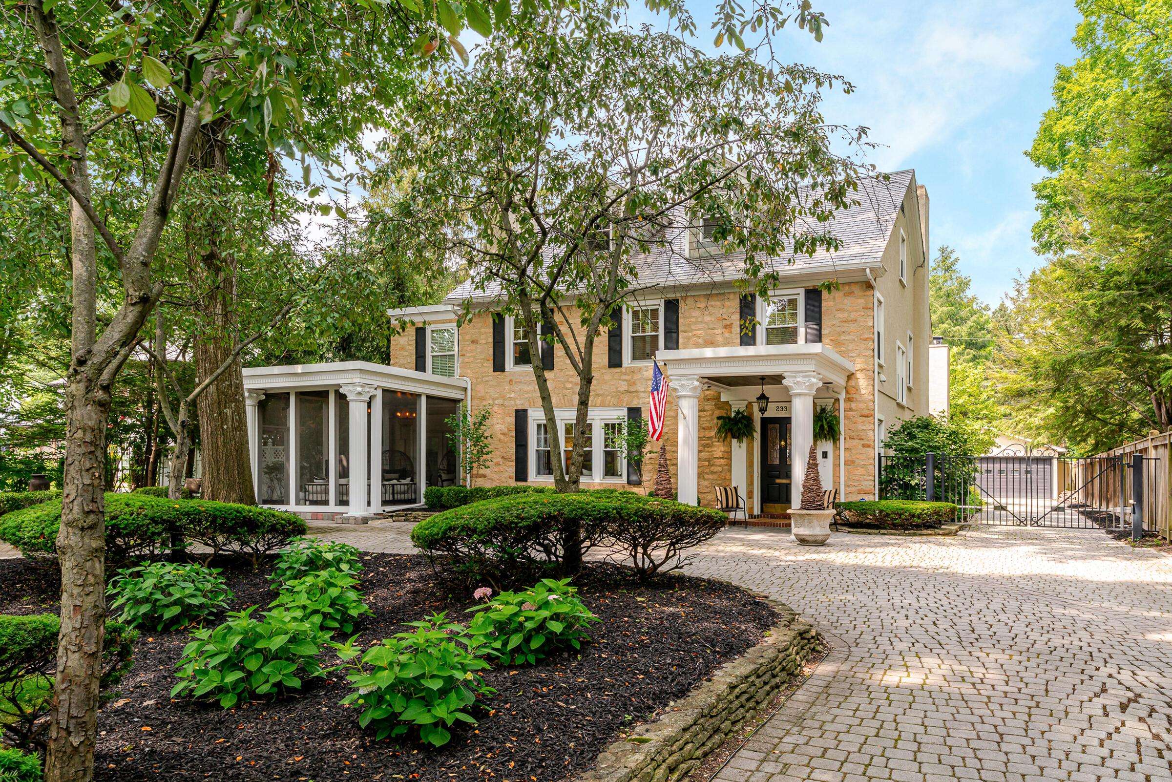 Columbus, OH 43209,233 Preston Road