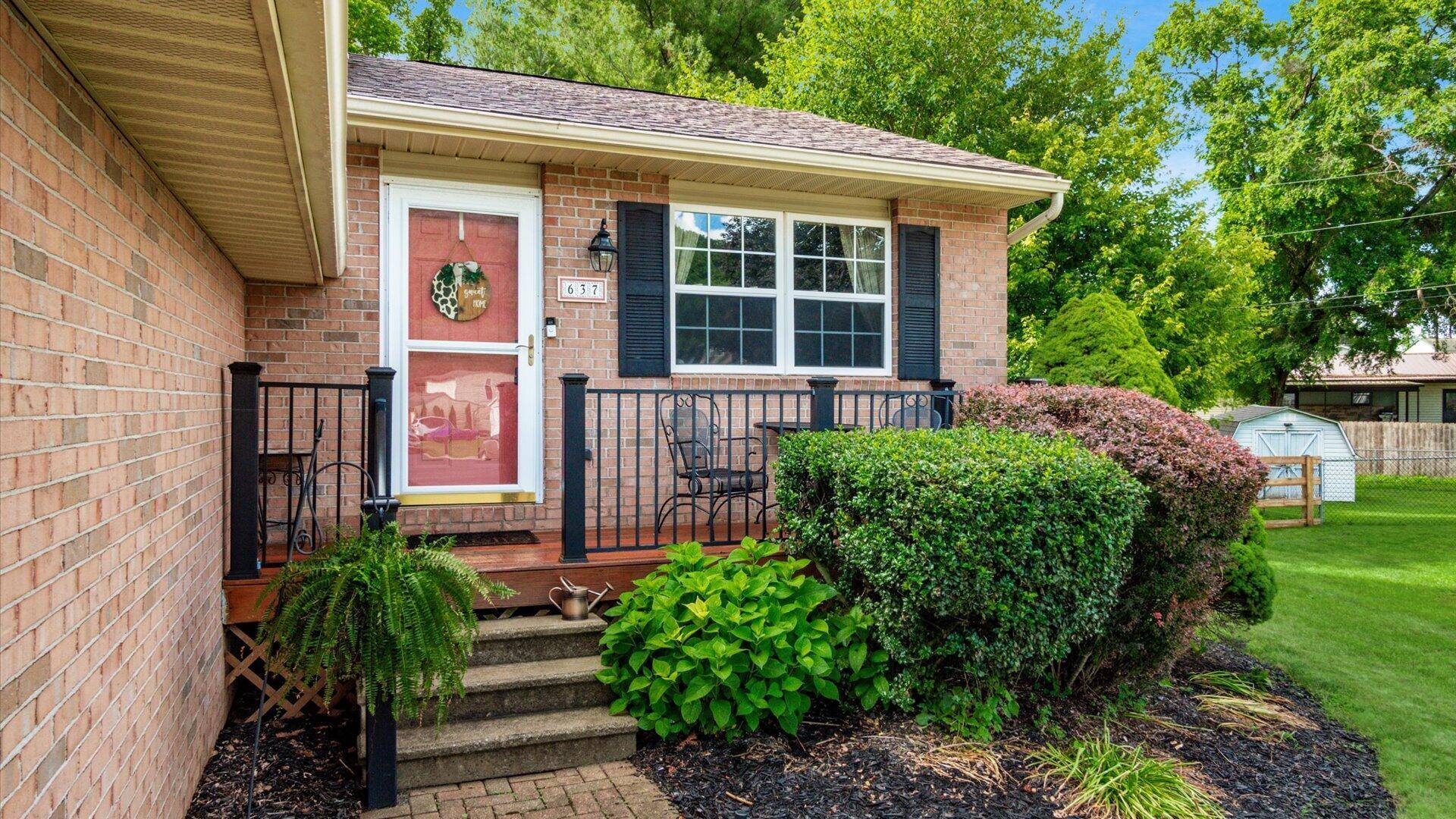Heath, OH 43056,637 Livingston Court