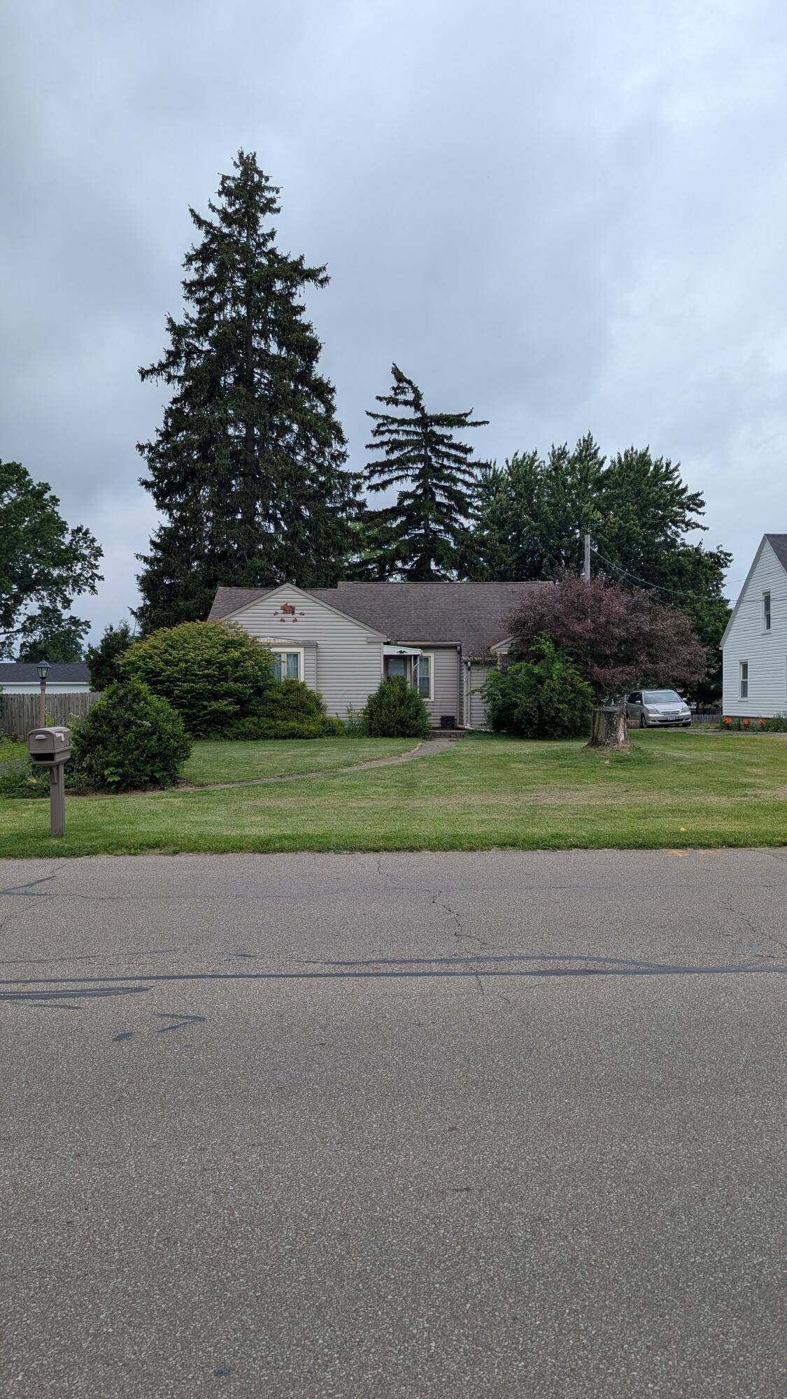 Galion, OH 44833,708 Fairview Avenue