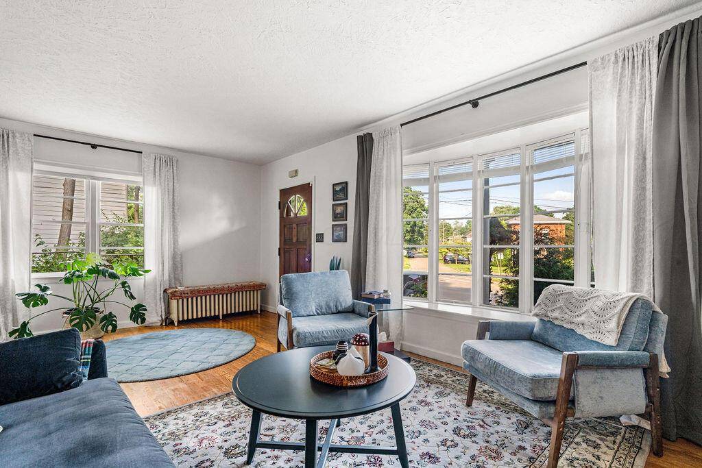 Mount Vernon, OH 43050,7 Wooster Avenue