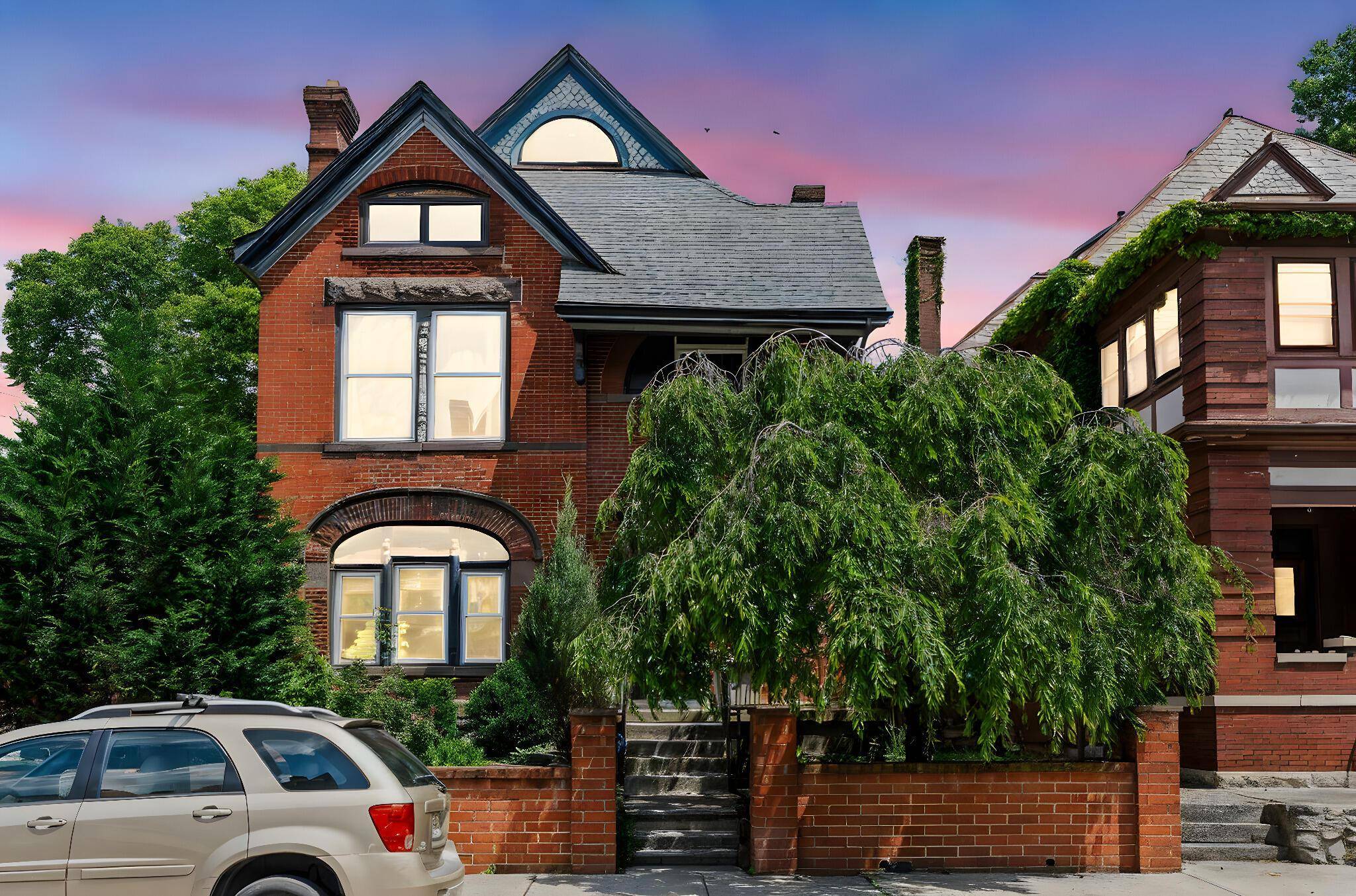 Columbus, OH 43205,726 Franklin Avenue
