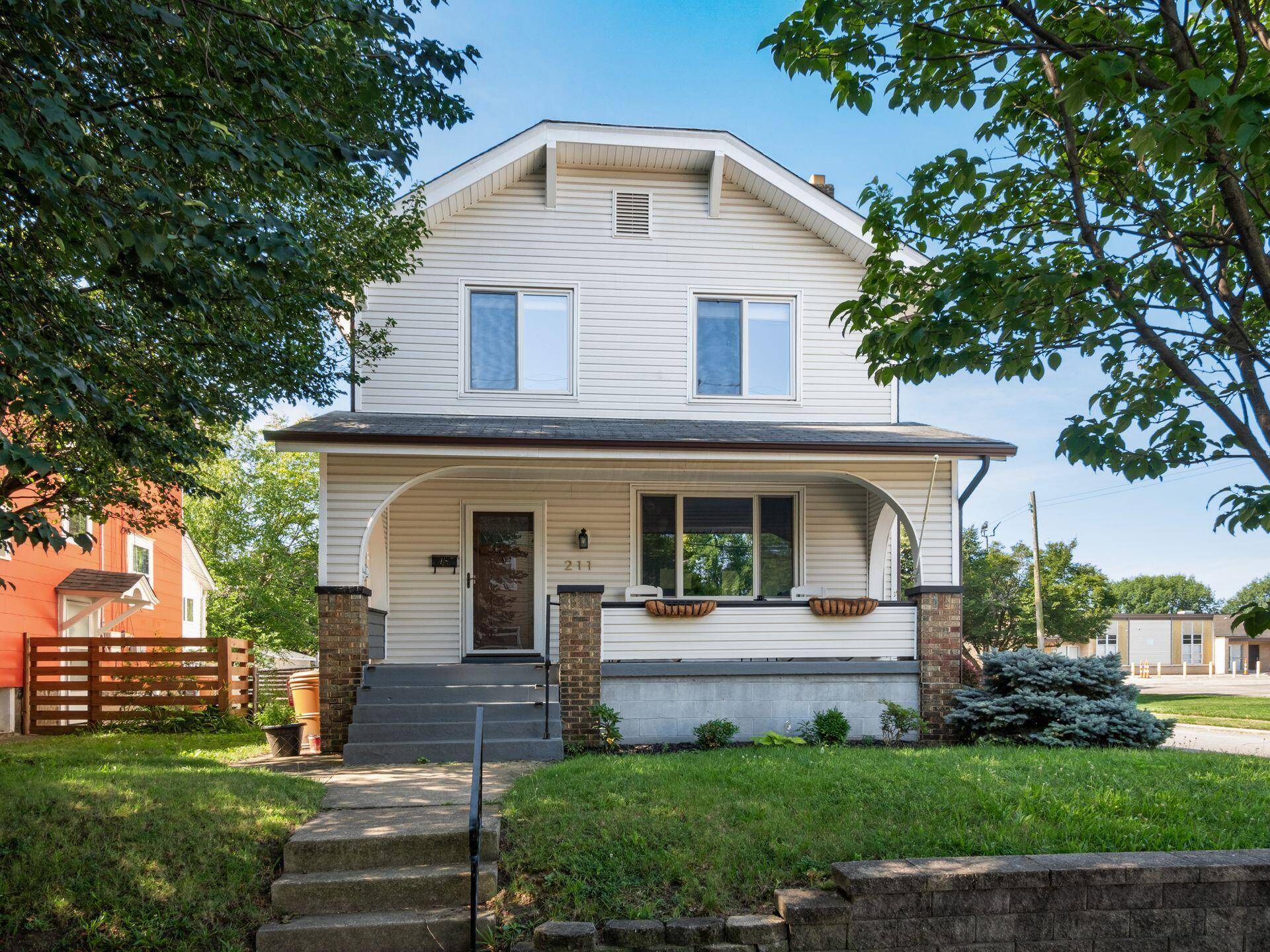 Columbus, OH 43207,211 E Jenkins Avenue