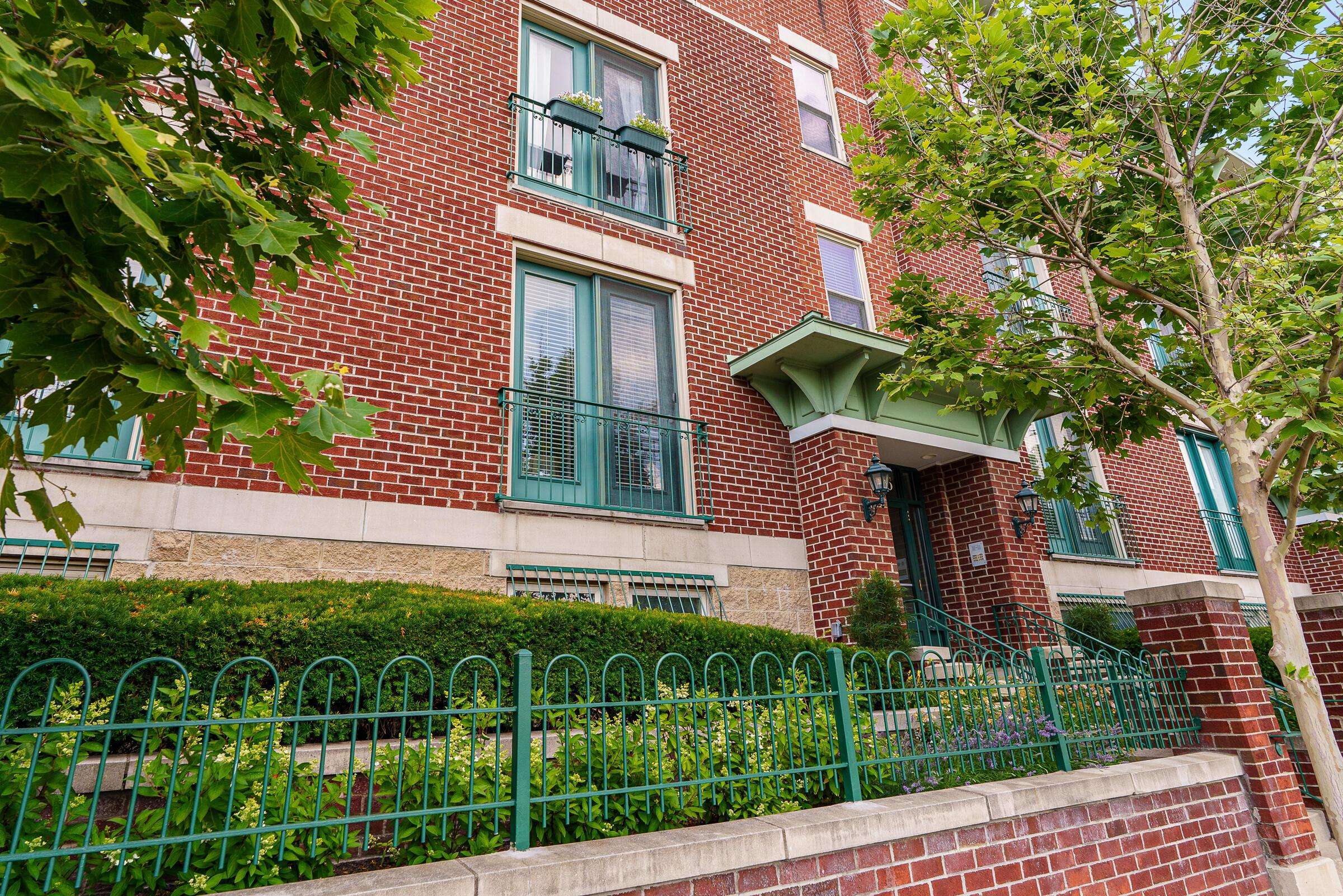 Columbus, OH 43215,114 E Mound Street #1