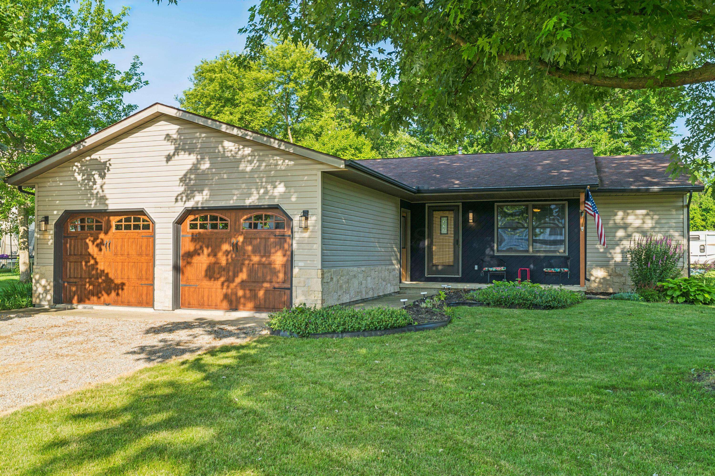 Buckeye Lake, OH 43008,4490 N Bank Road