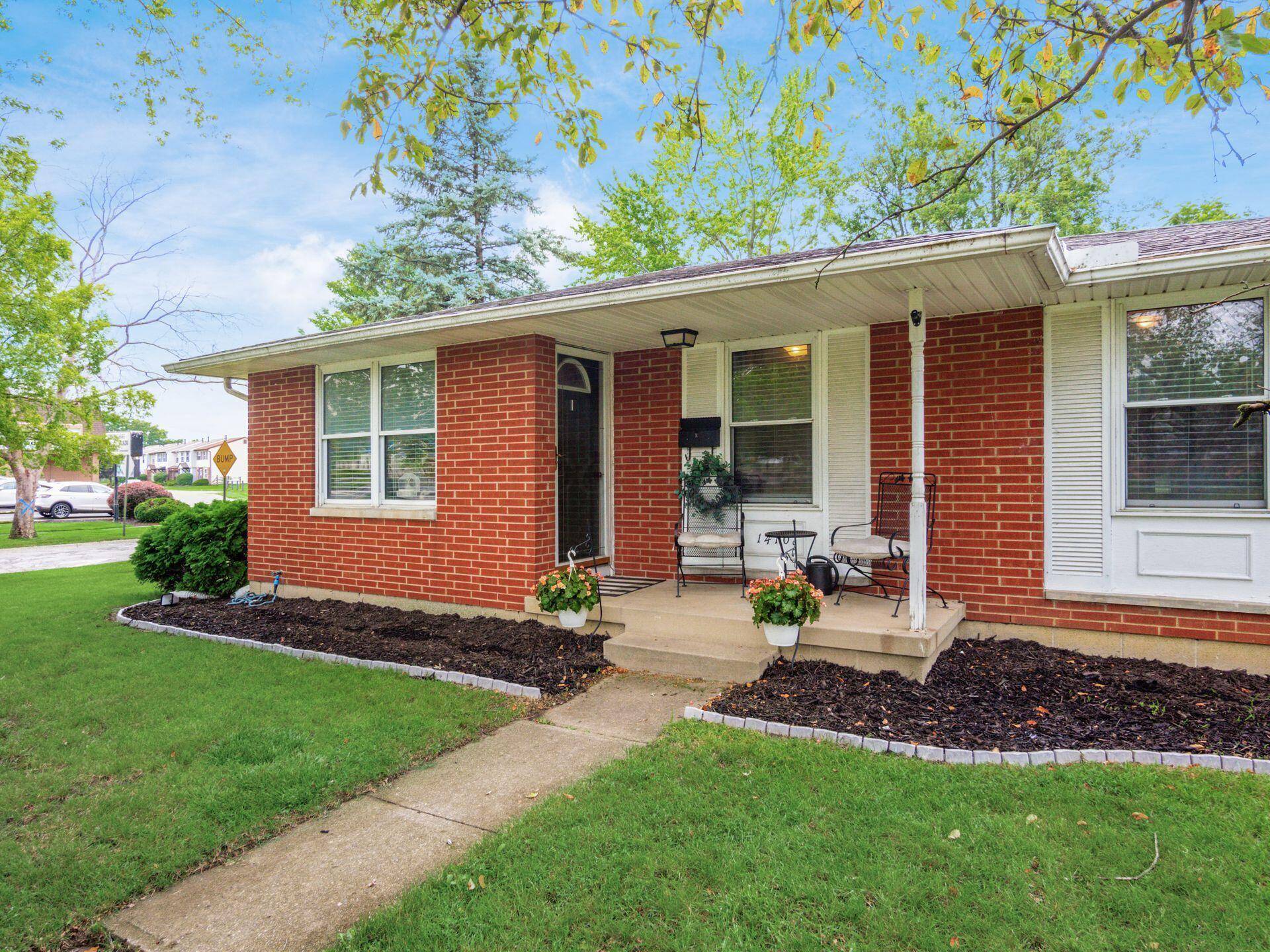Columbus, OH 43229,1410 Chelmsford Square
