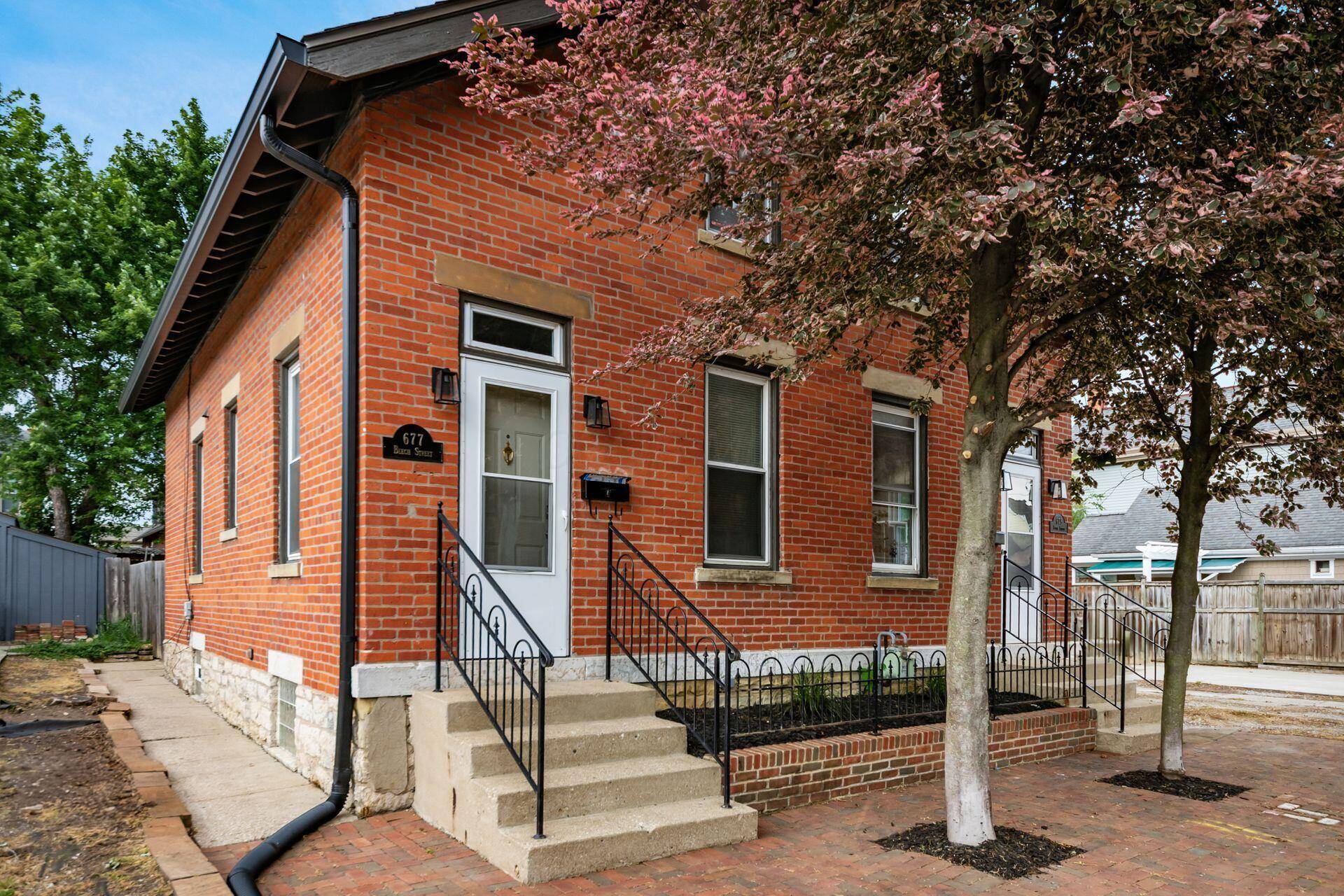 Columbus, OH 43206,675677 Beech Street