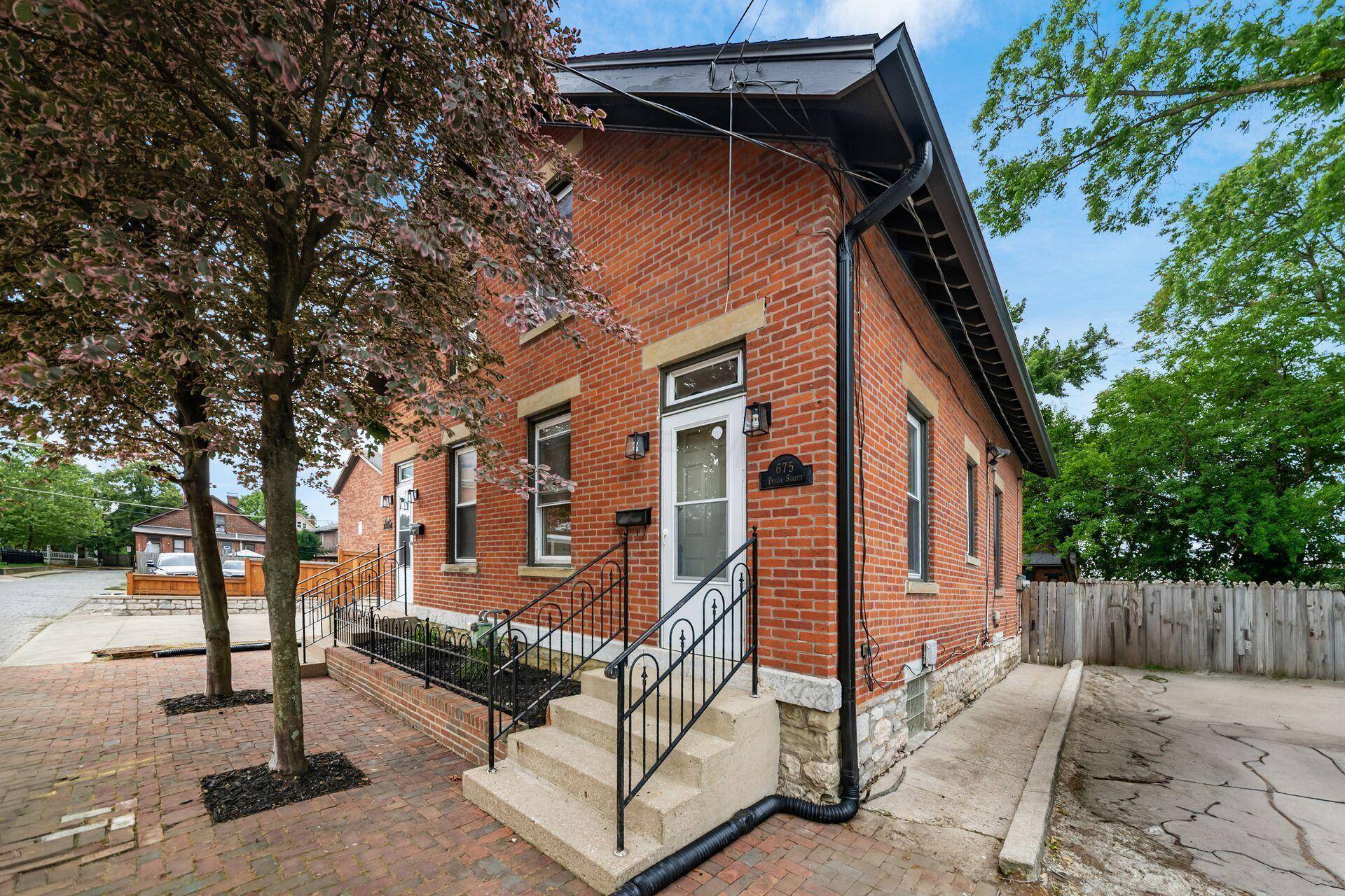 Columbus, OH 43206,675677 Beech Street