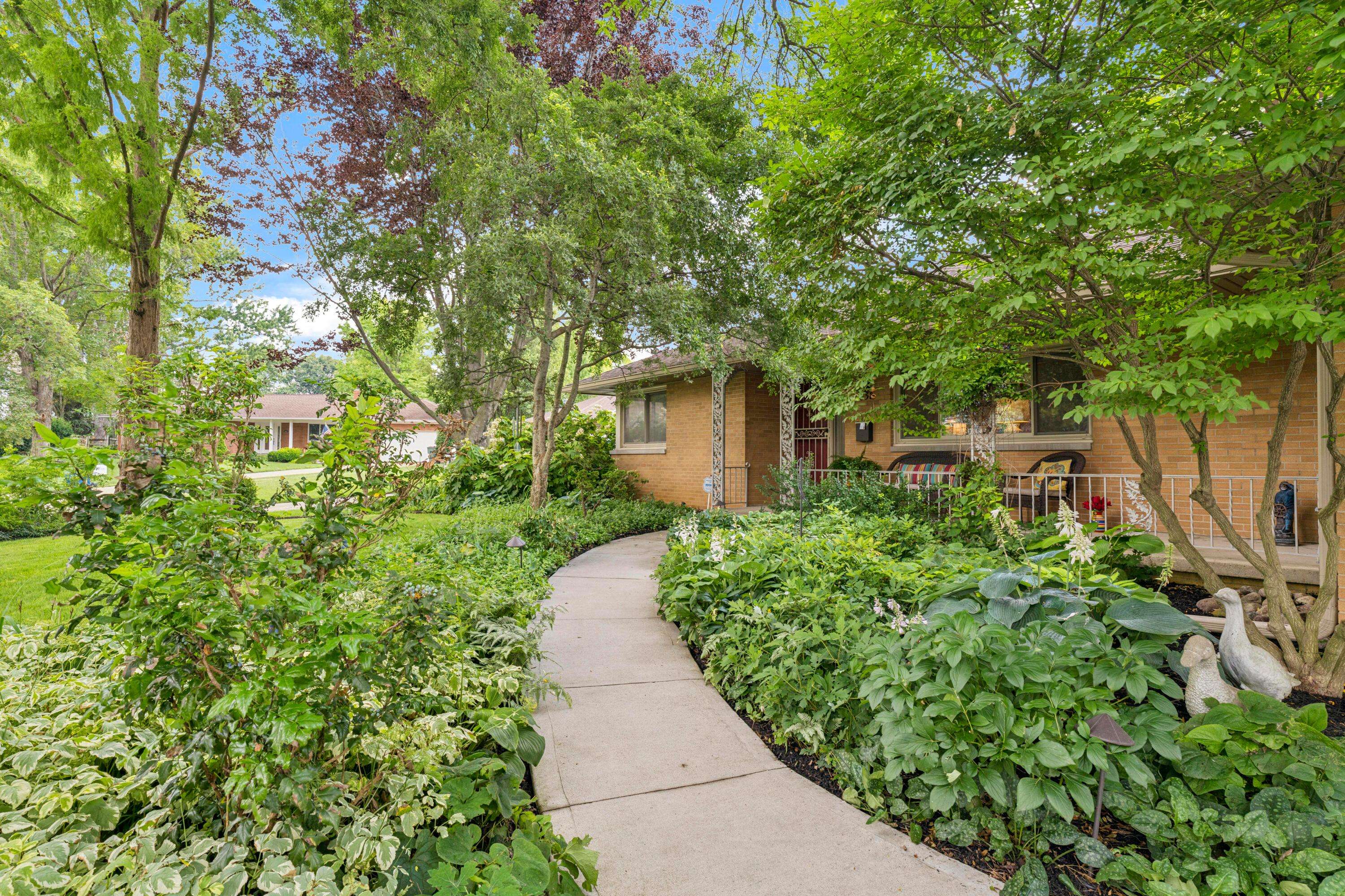 Columbus, OH 43214,638 Beautyview Court