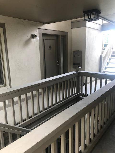Columbus, OH 43204,1395 Lake Shore Drive #122