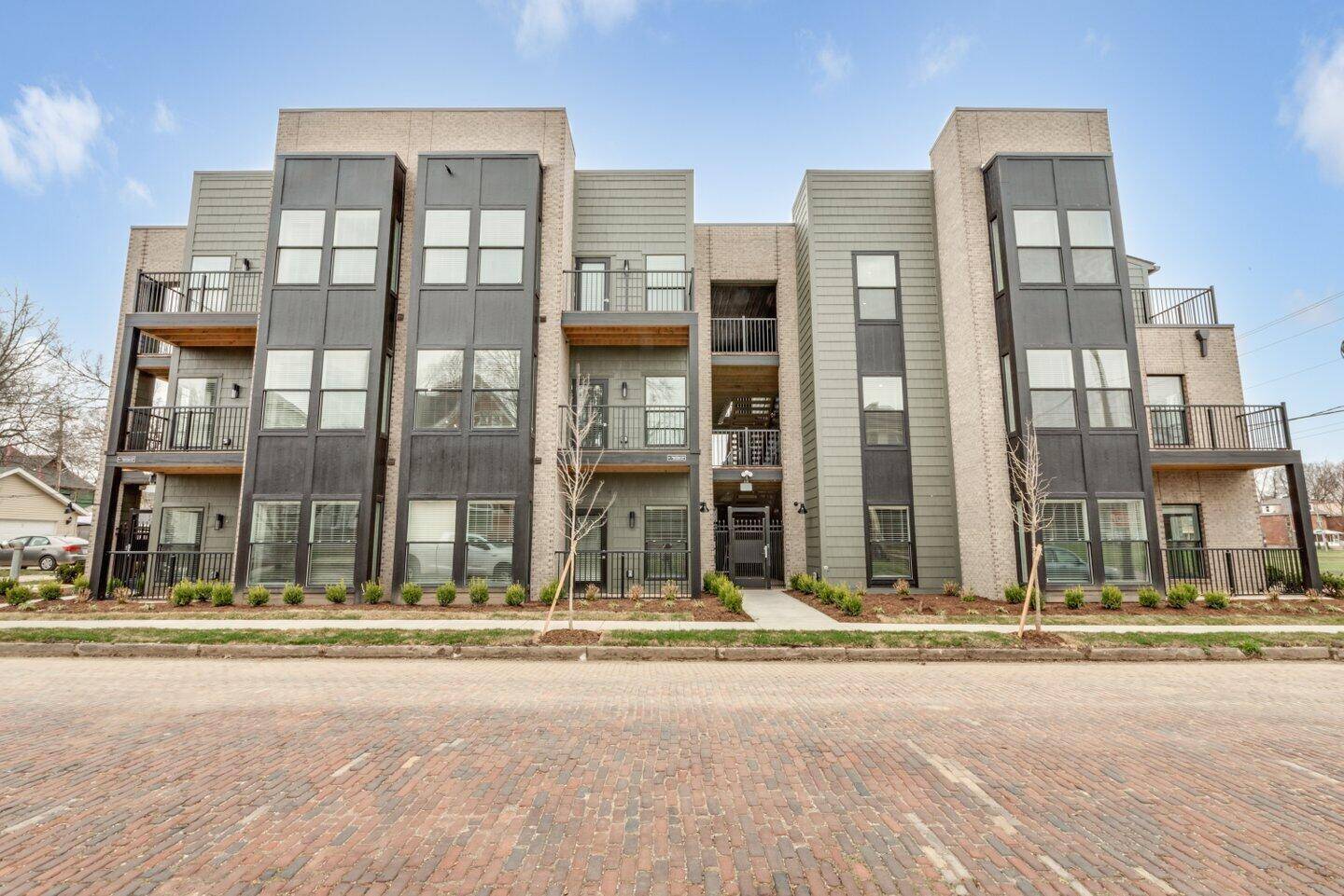 Columbus, OH 43205,1305 Oak Street #103