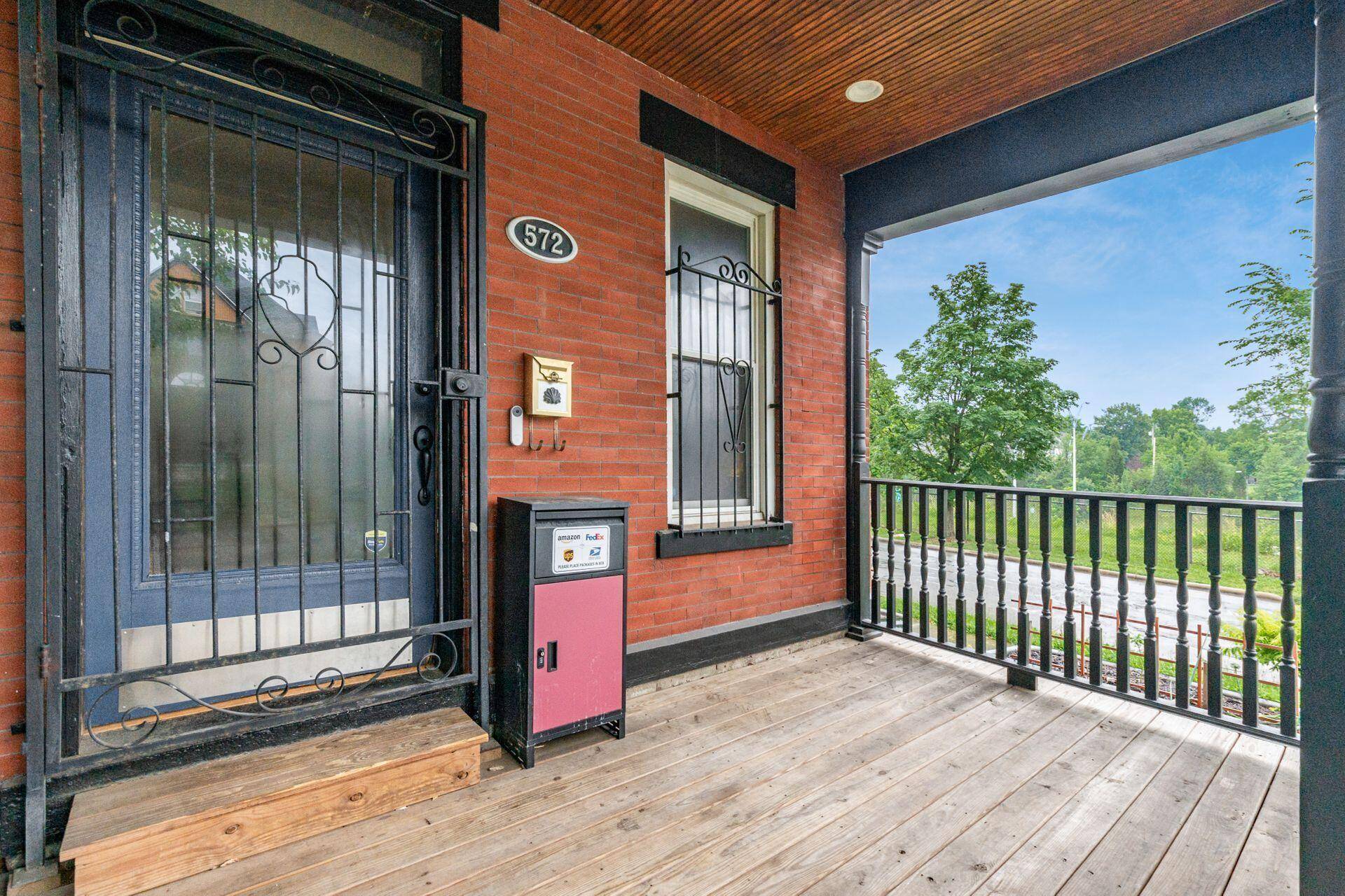 Columbus, OH 43205,572 Linwood Avenue
