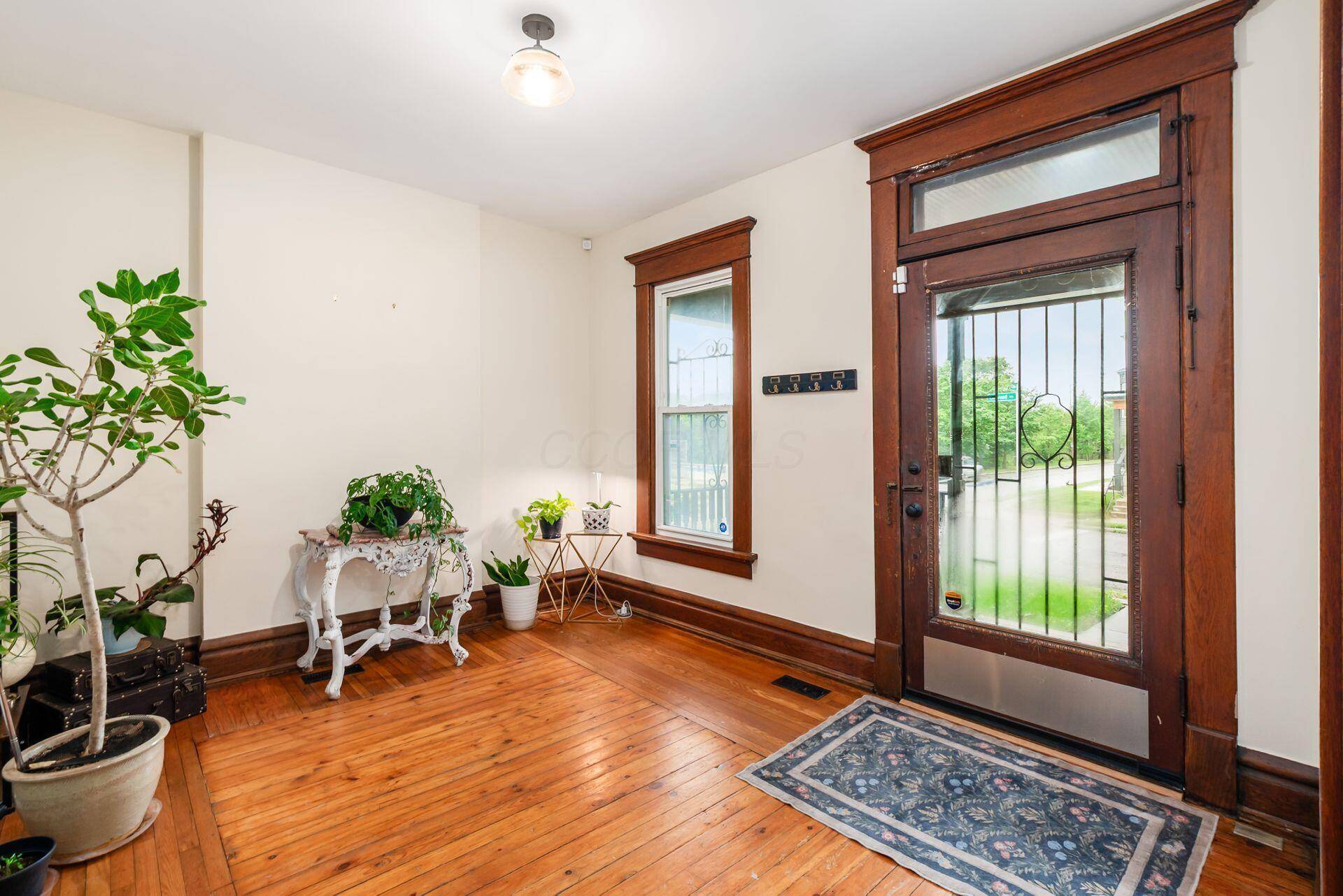Columbus, OH 43205,572 Linwood Avenue