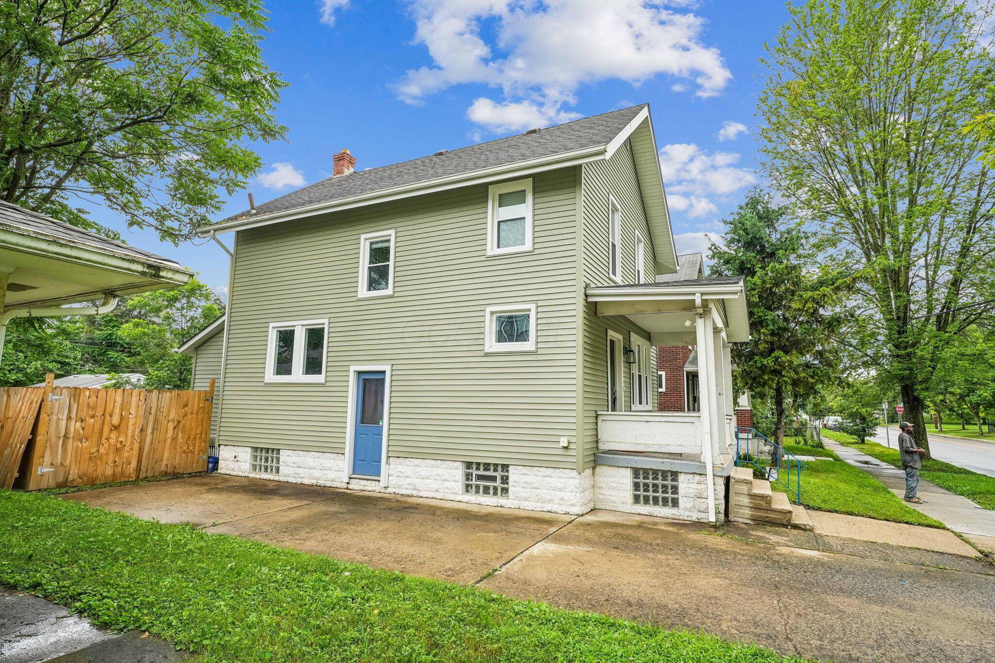 Columbus, OH 43222,745 W Rich Street