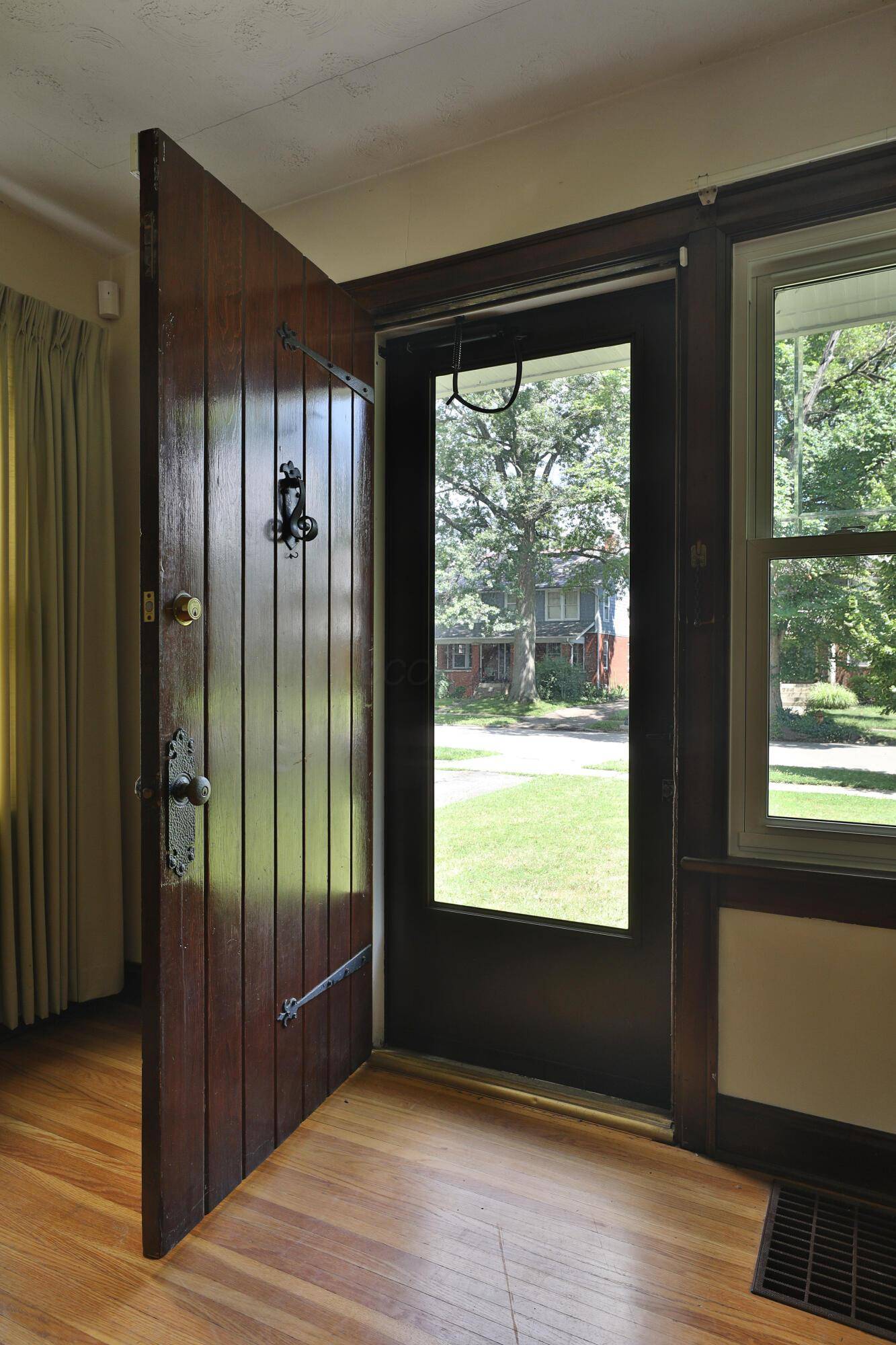 Columbus, OH 43214,449 Oakland Park Avenue