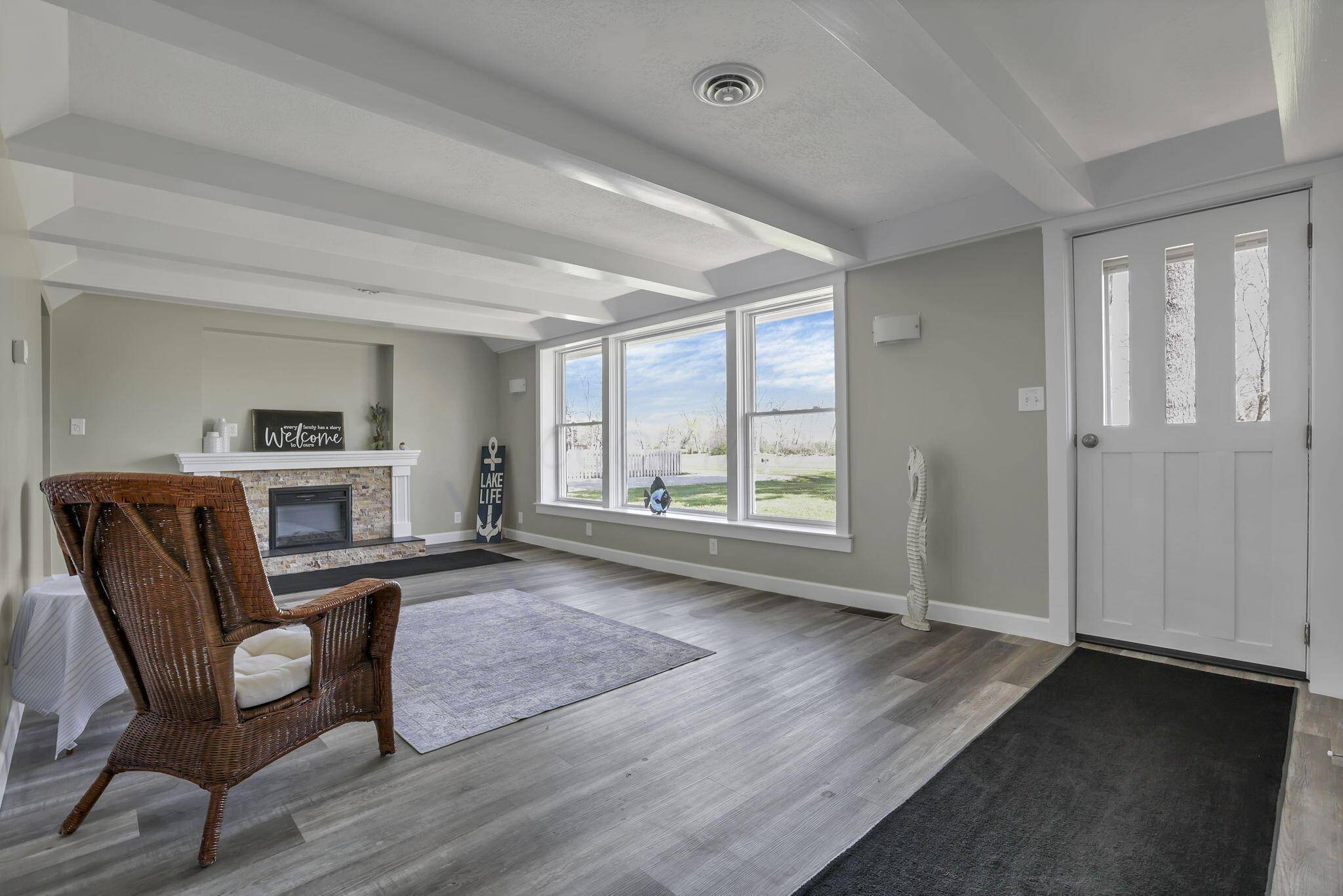 Thornville, OH 43076,5557 Lake Shore Drive
