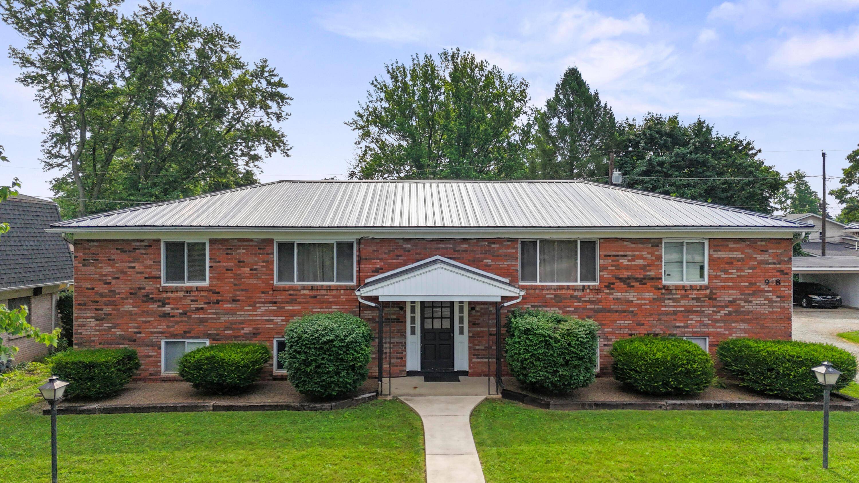 Mount Vernon, OH 43050,910 S Division Street