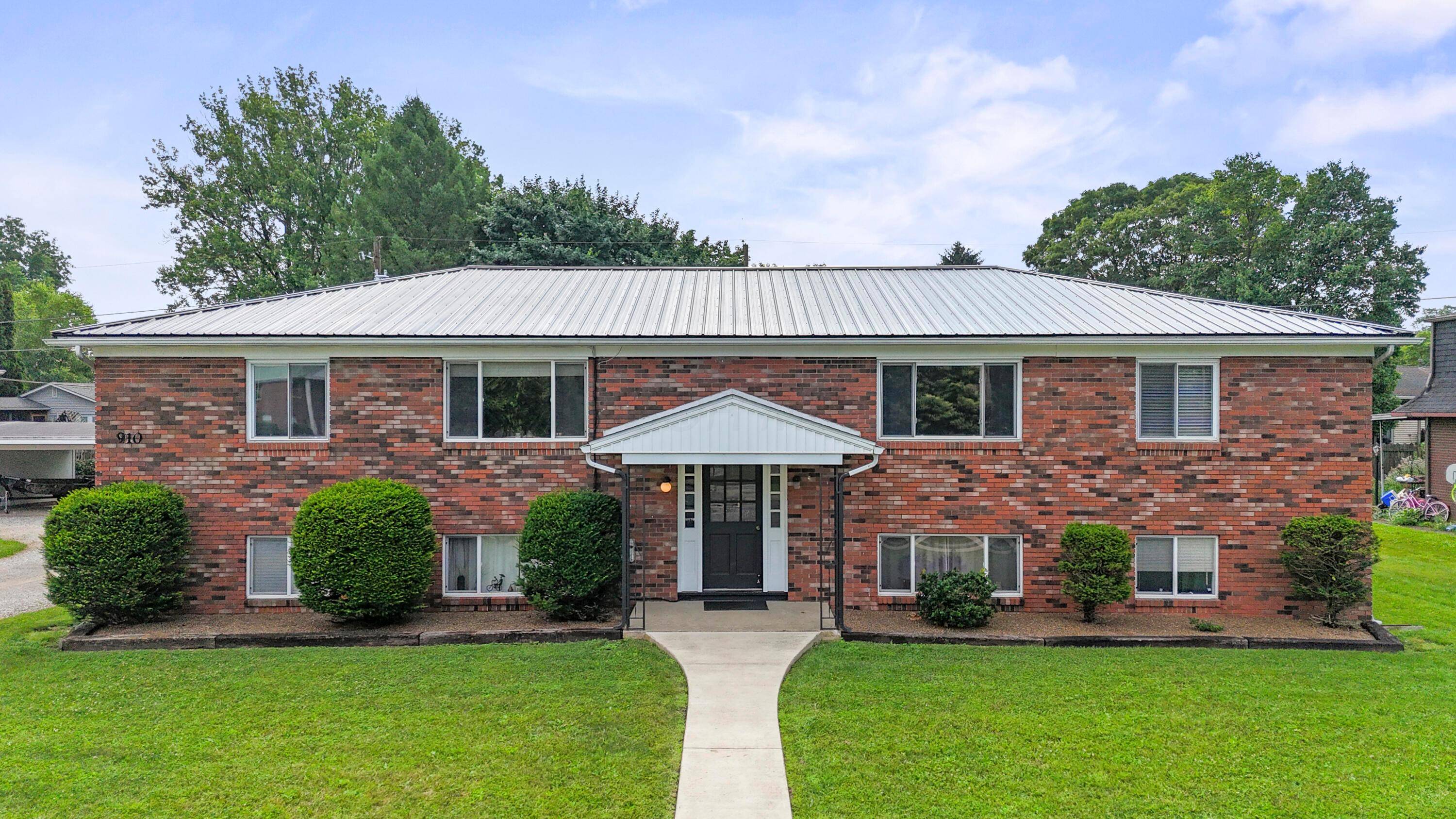 Mount Vernon, OH 43050,910 S Division Street