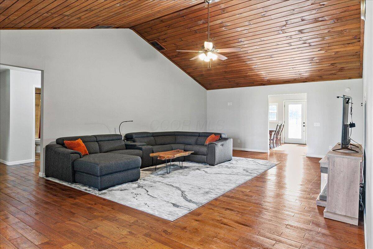Kenton, OH 43326,17334 Township Road 95
