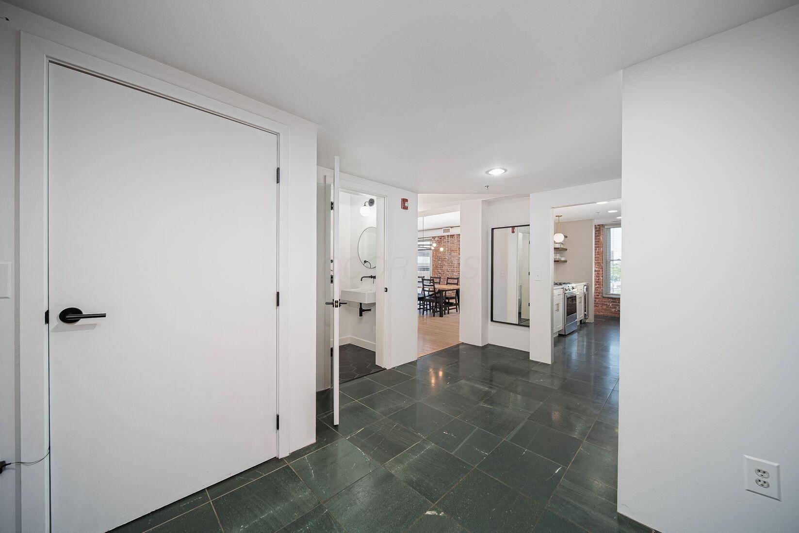 Columbus, OH 43215,432 E Rich Street #3F
