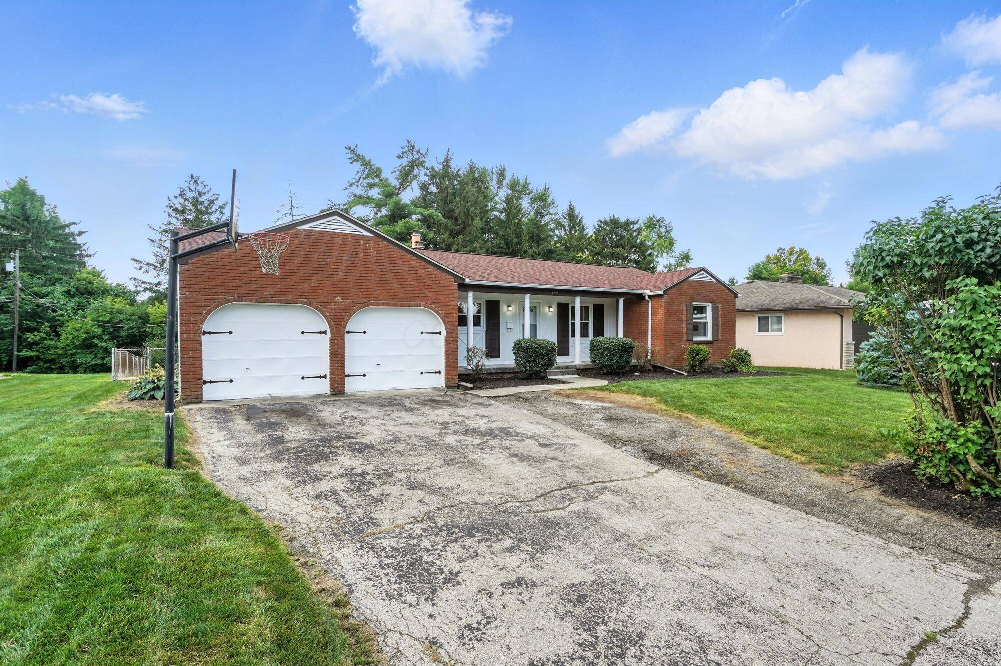 Columbus, OH 43224,899 Meadowview Drive