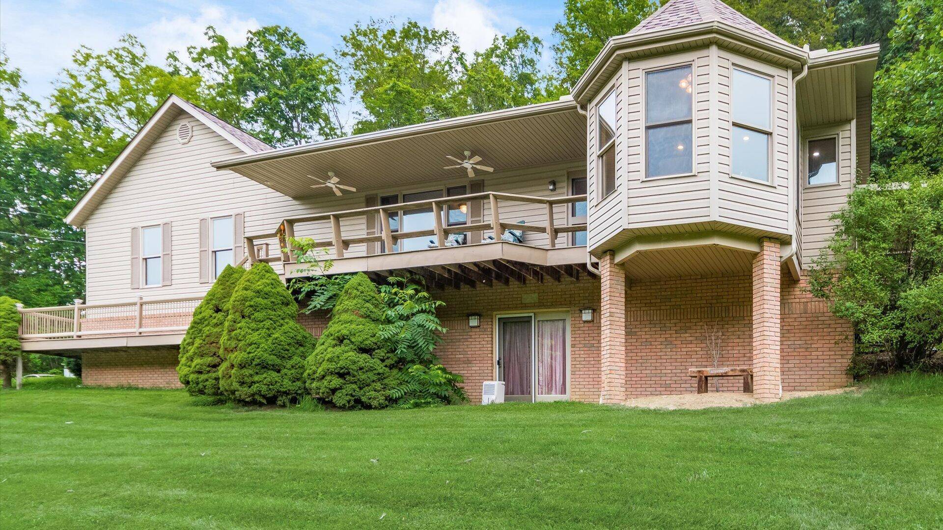 Cambridge, OH 43725,4101 Oak Ridge Lane