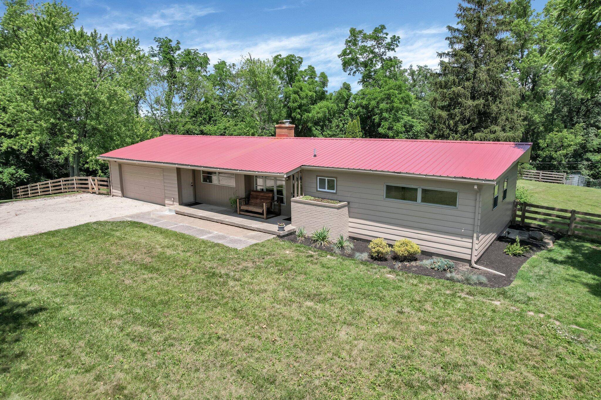 Ashville, OH 43103,8462 Perrill Road