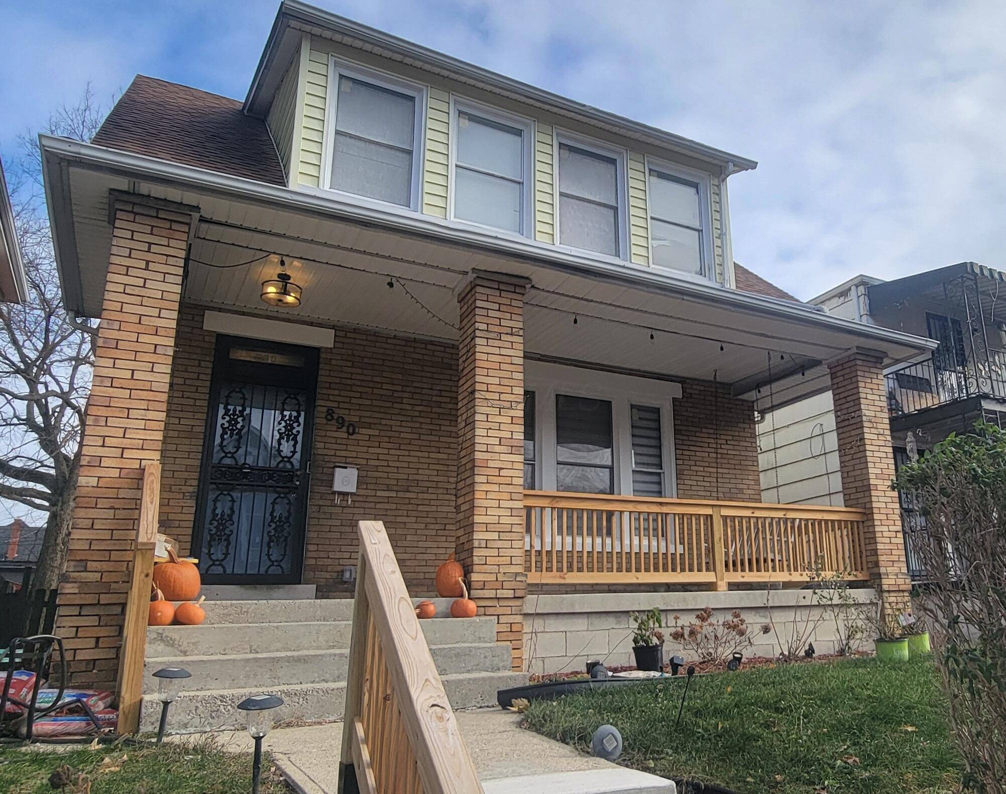 Columbus, OH 43206,890 Linwood Avenue