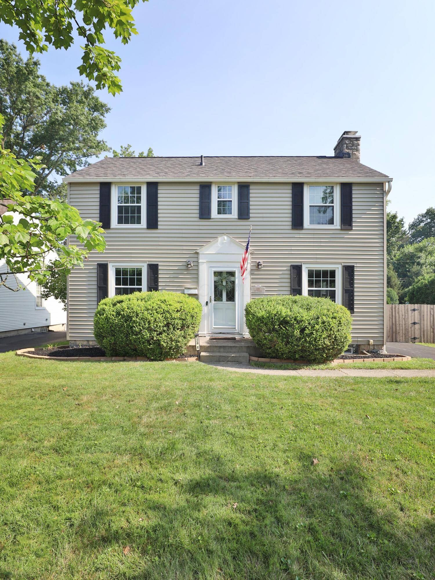 Columbus, OH 43214,128 E Kanawha Avenue