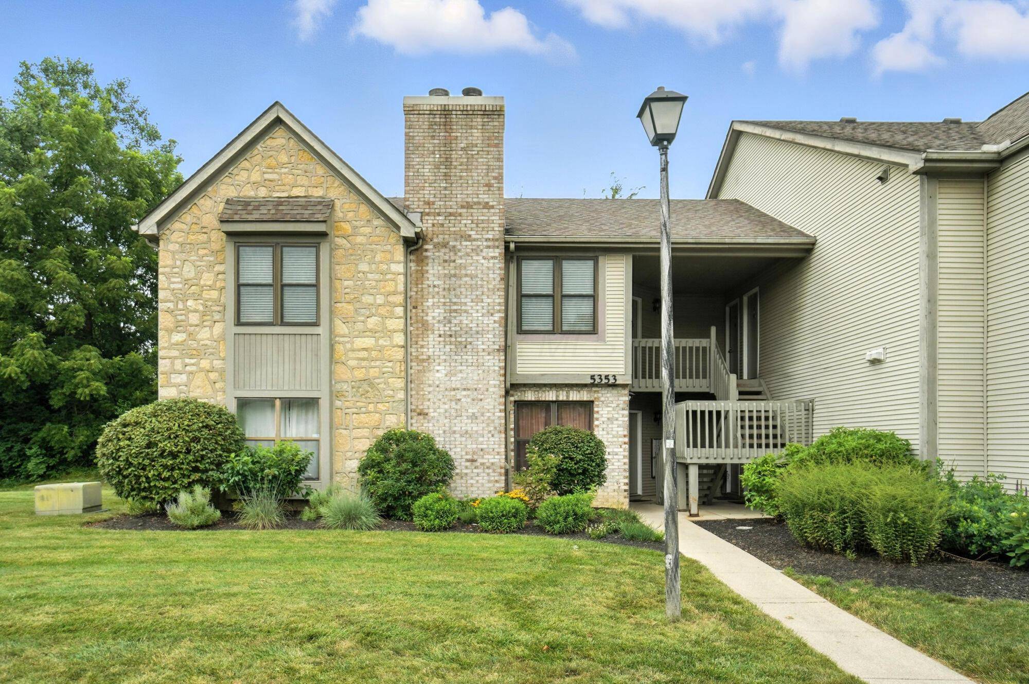 Columbus, OH 43220,5353 Stonemeadow Avenue #SA5353
