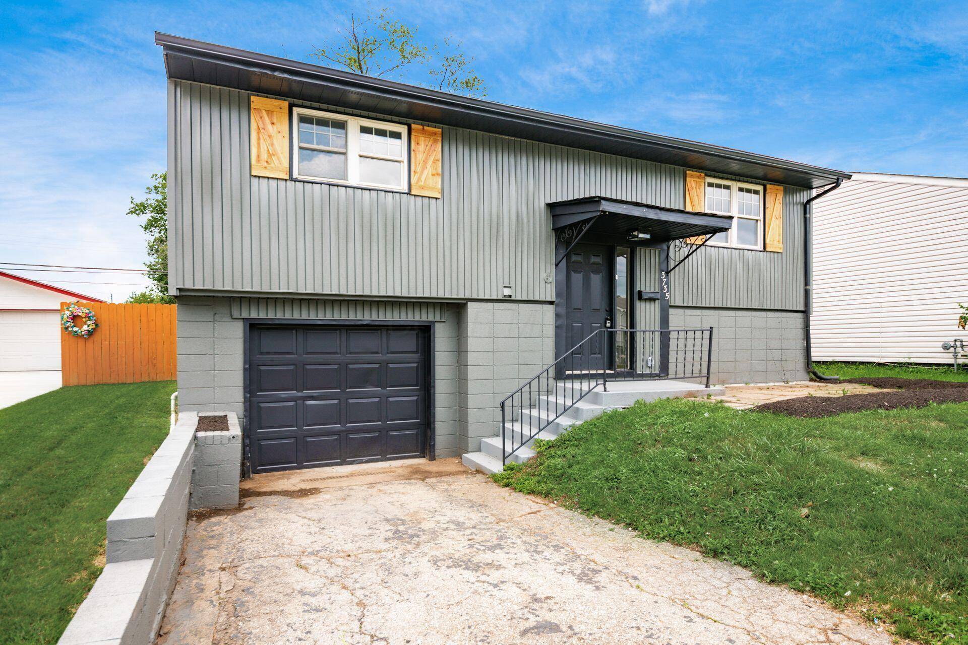 Columbus, OH 43207,3735 Christie Road