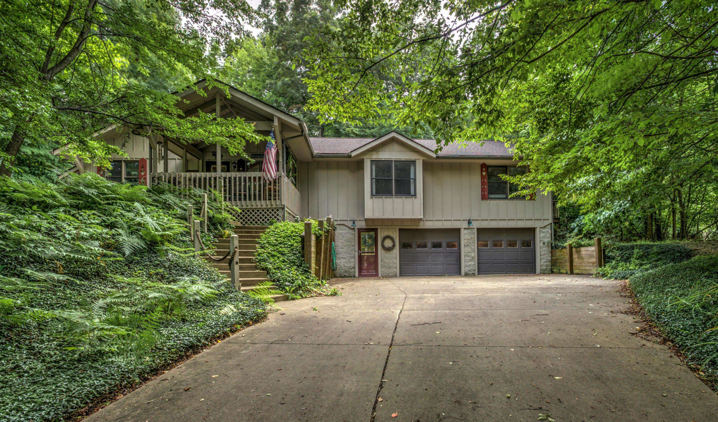 Howard, OH 43028,429 Grand Ridge Drive