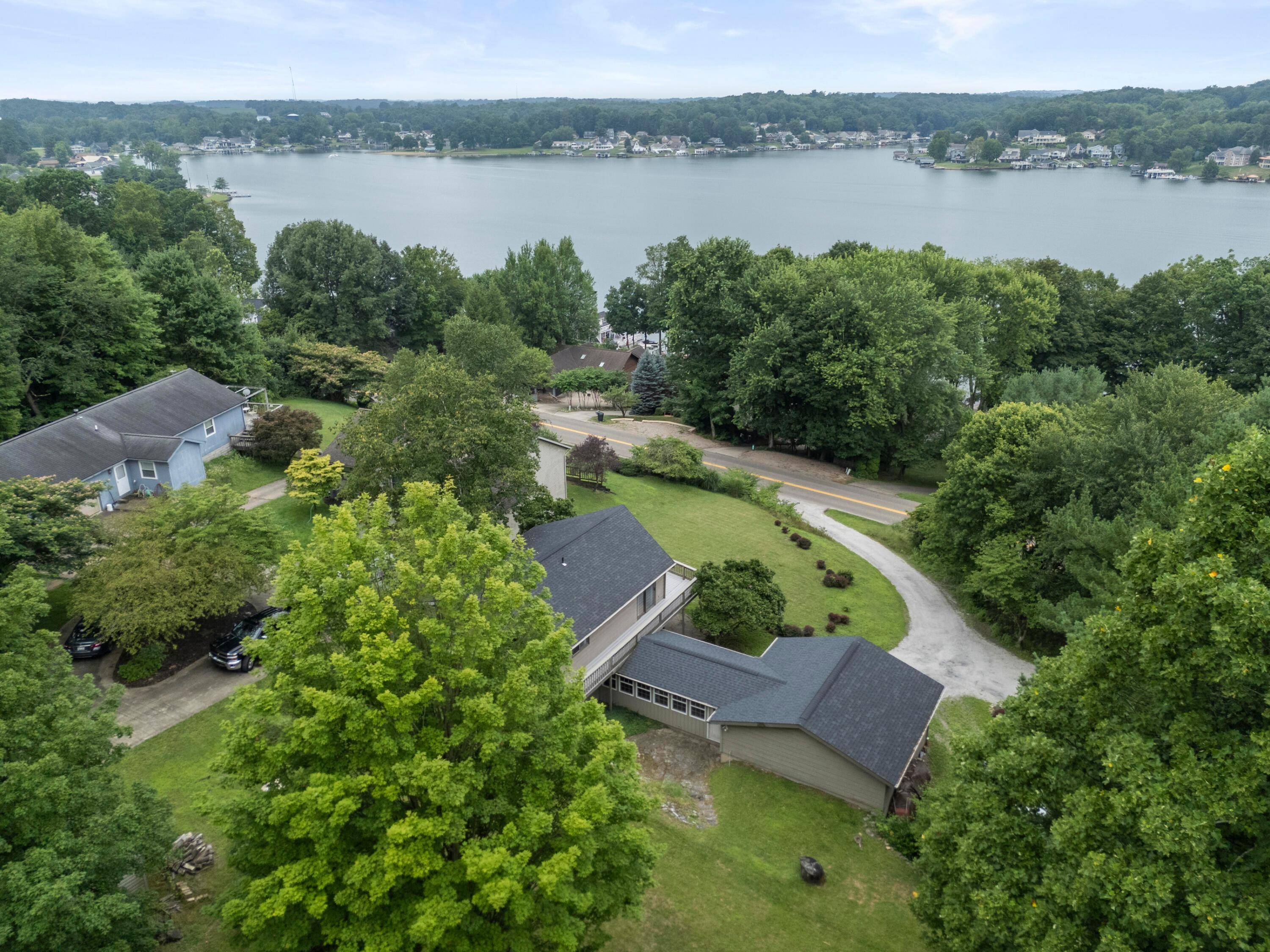 Howard, OH 43028,3874 Apple Valley Drive