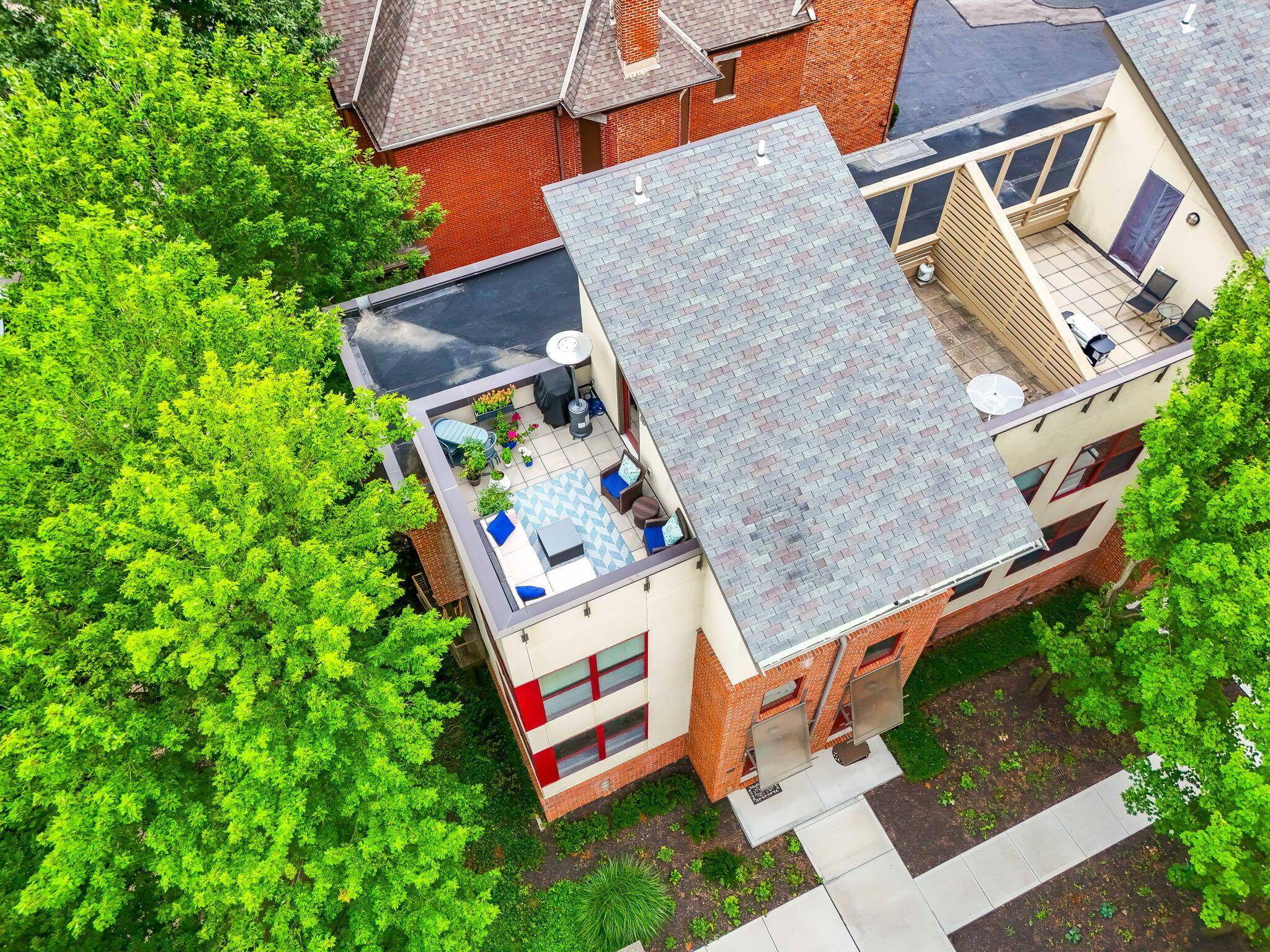 Columbus, OH 43215,587 E Rich Street #101