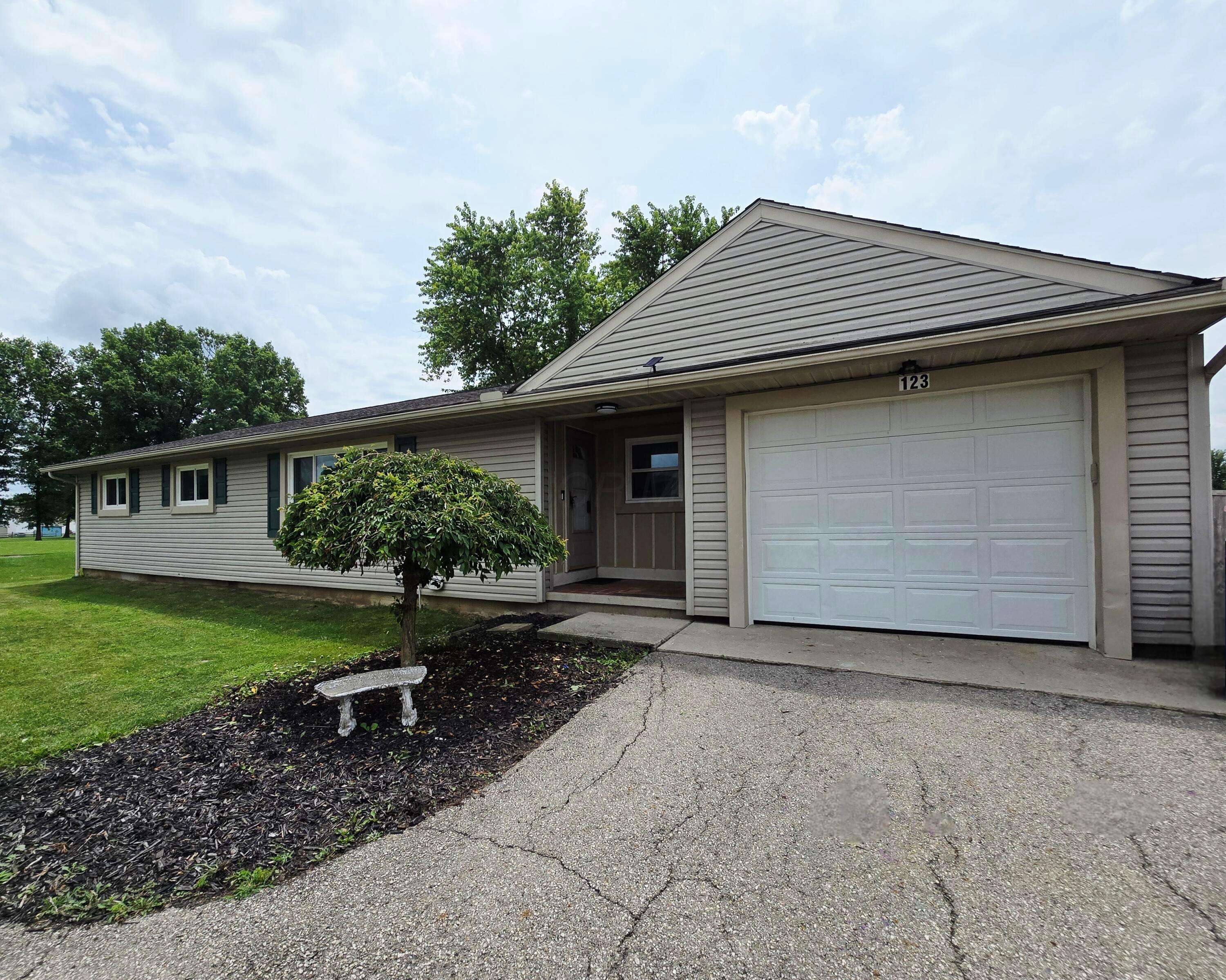 Delaware, OH 43015,123 Helen Court