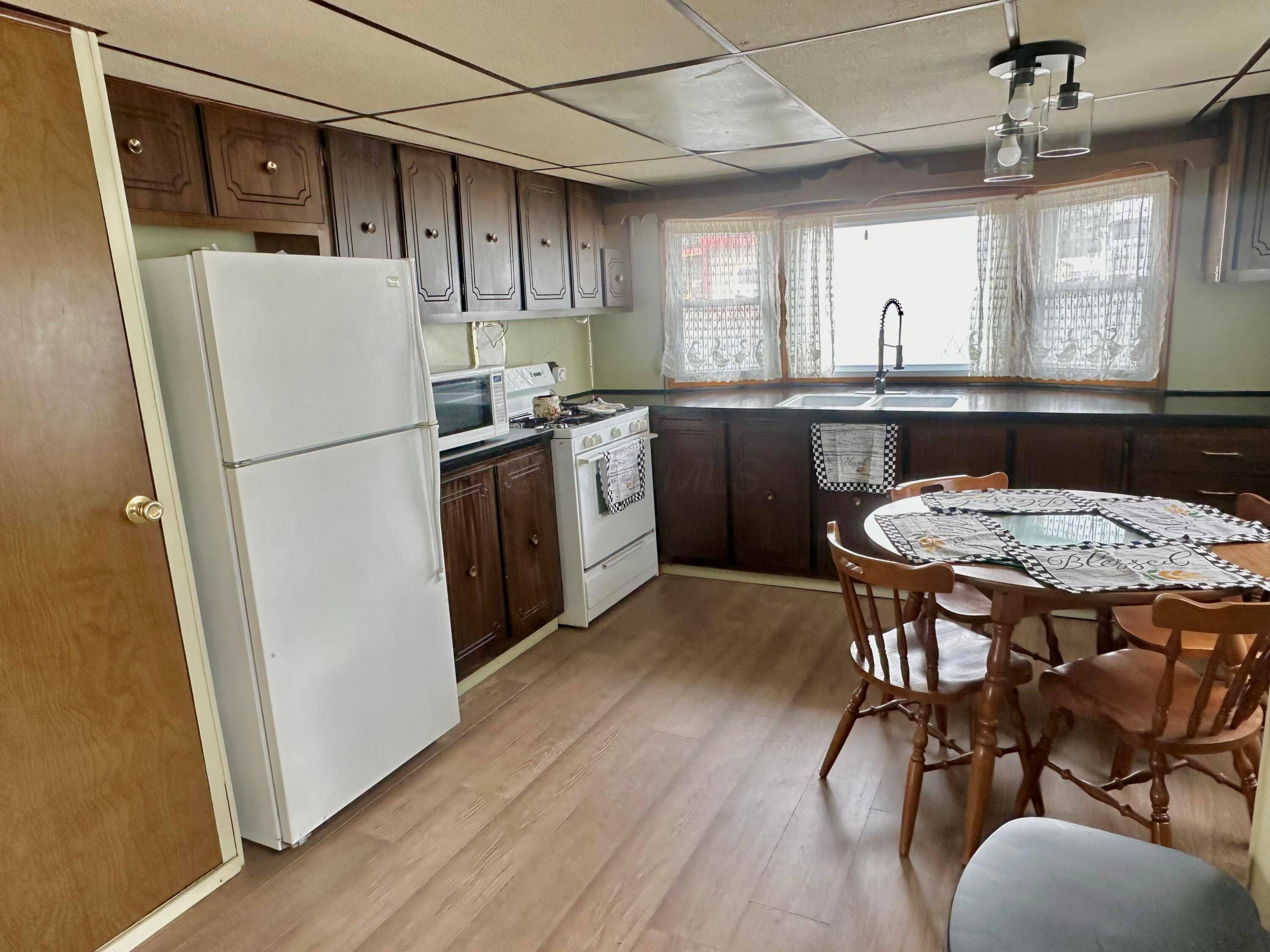 Lancaster, OH 43130,1570 E Main Street #3