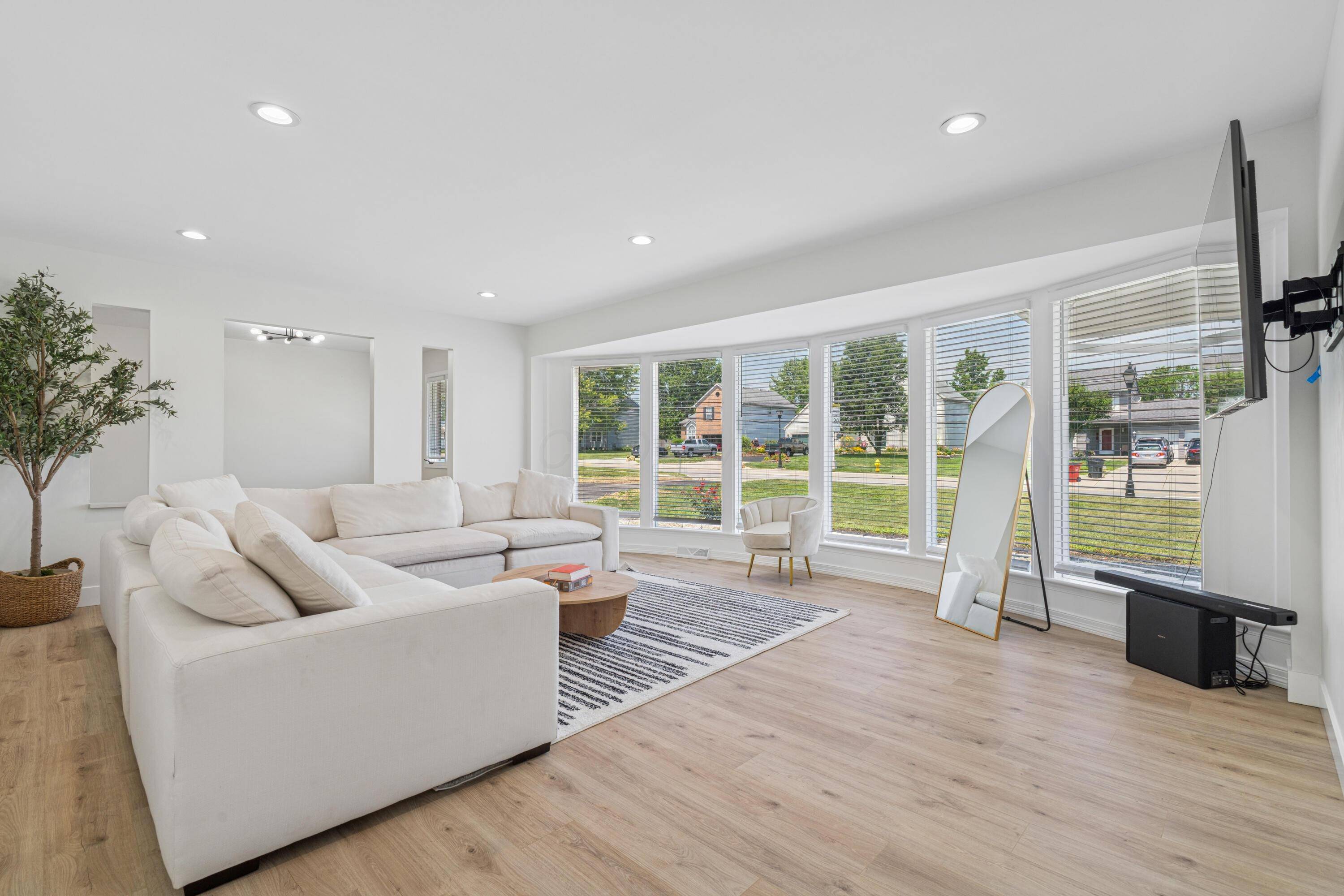 Grove City, OH 43123,2169 White Road