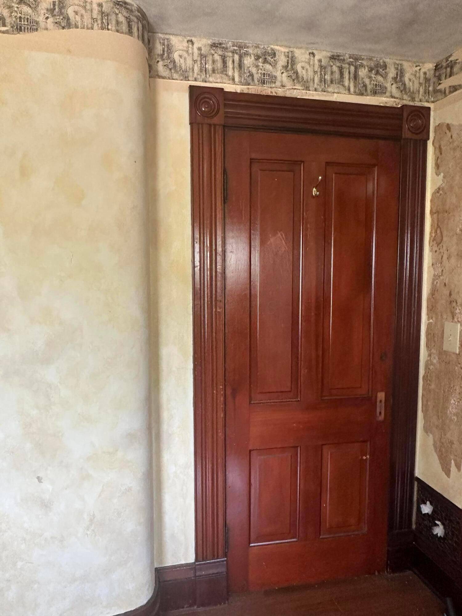 Springfield, OH 45505,929 E High Street