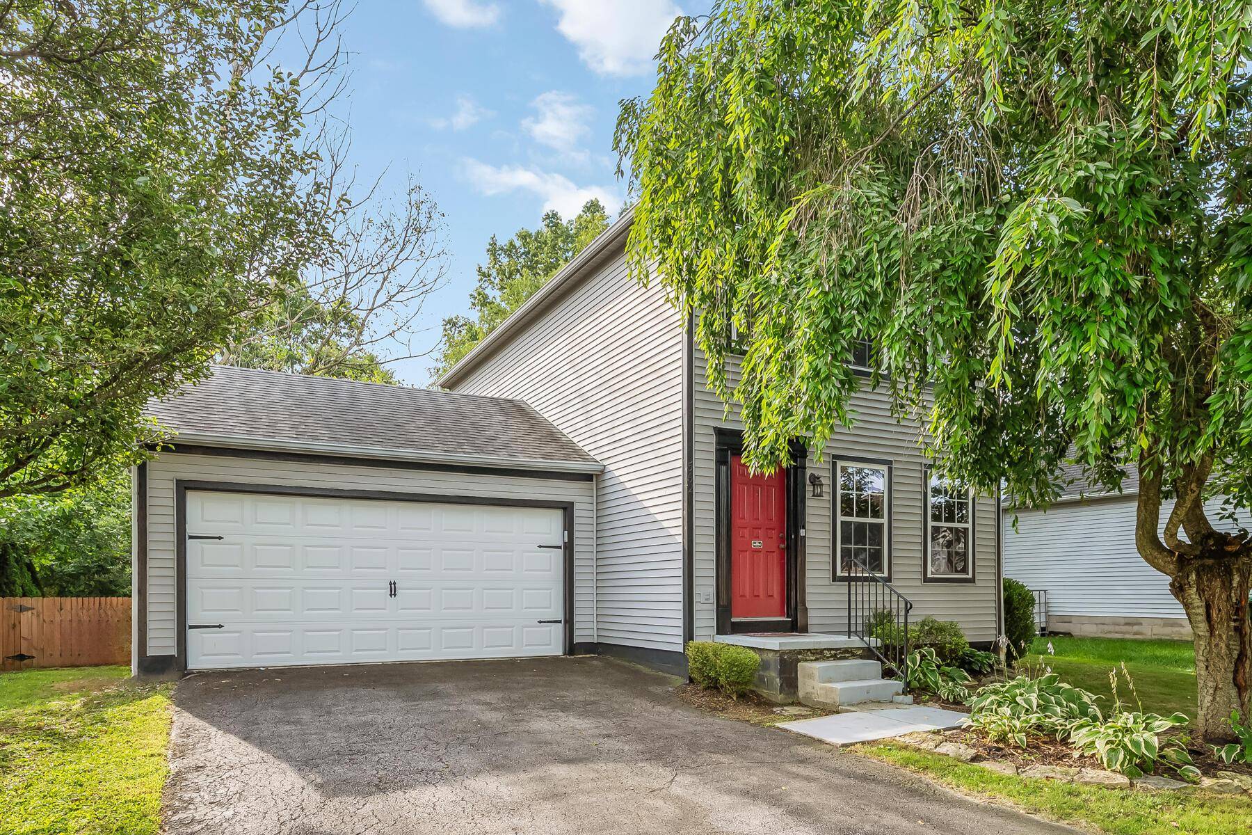 Delaware, OH 43015,562 Durham Lane