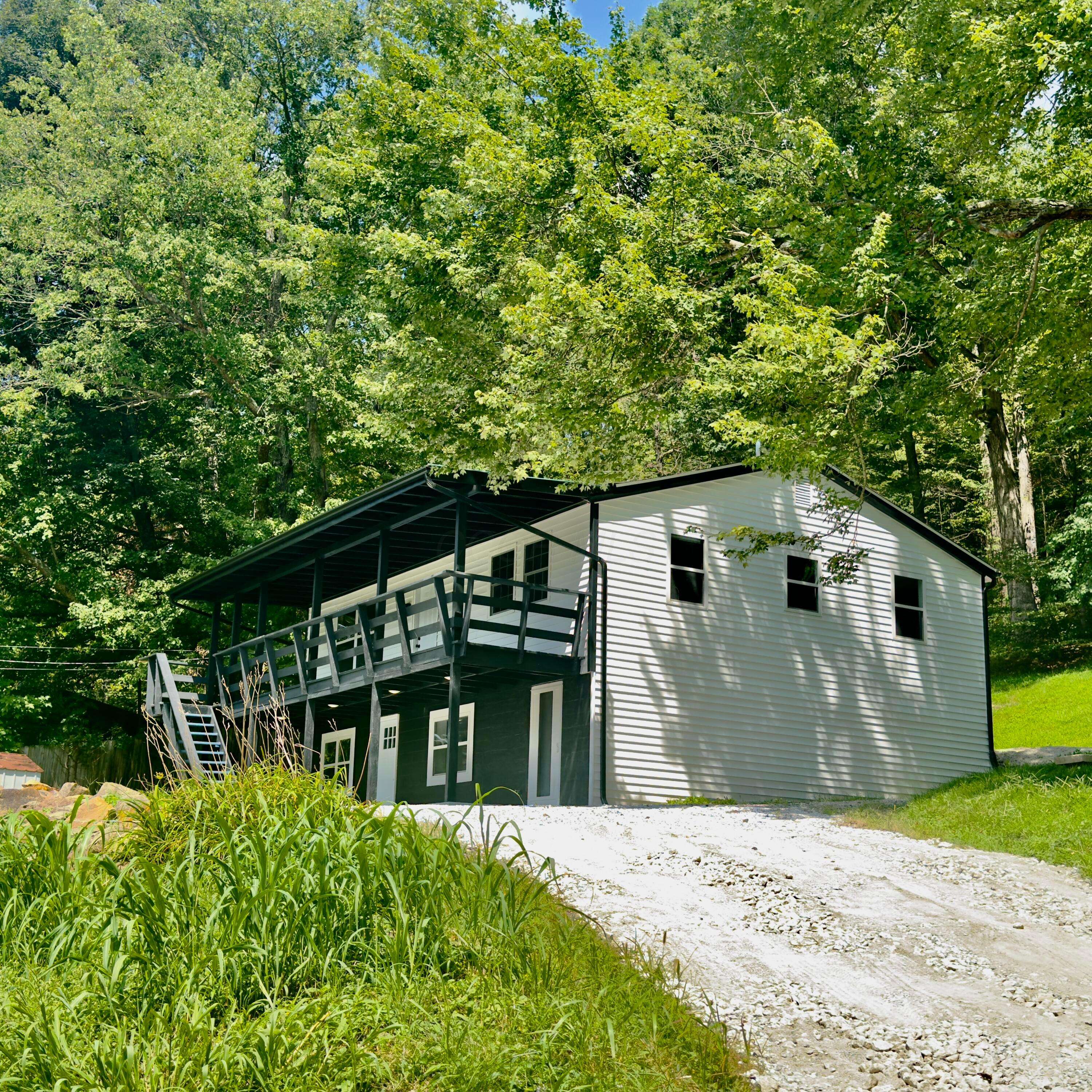 Lancaster, OH 43130,284 Blue Valley Road