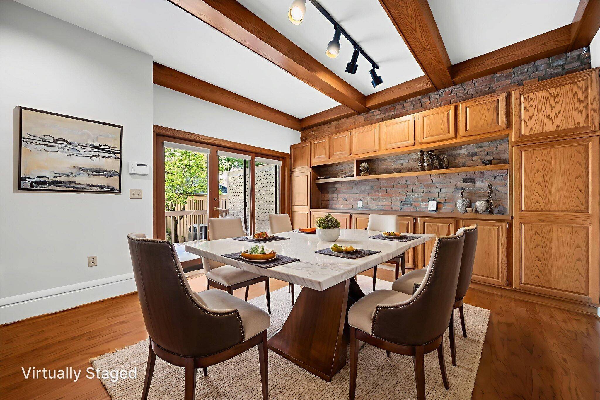 Columbus, OH 43201,422 W 6th Avenue