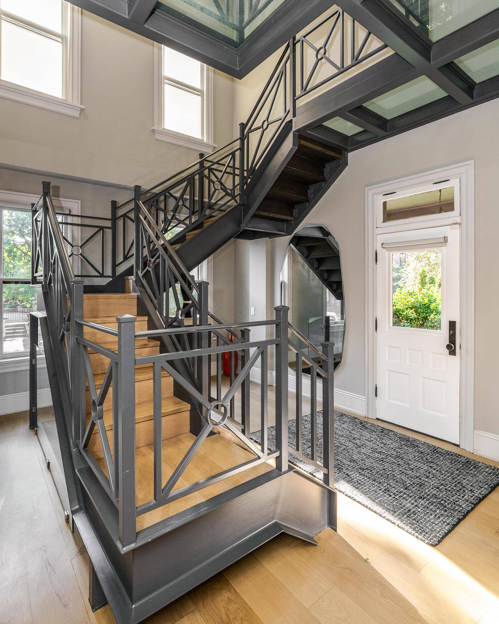 Columbus, OH 43206,649 S 5th Street