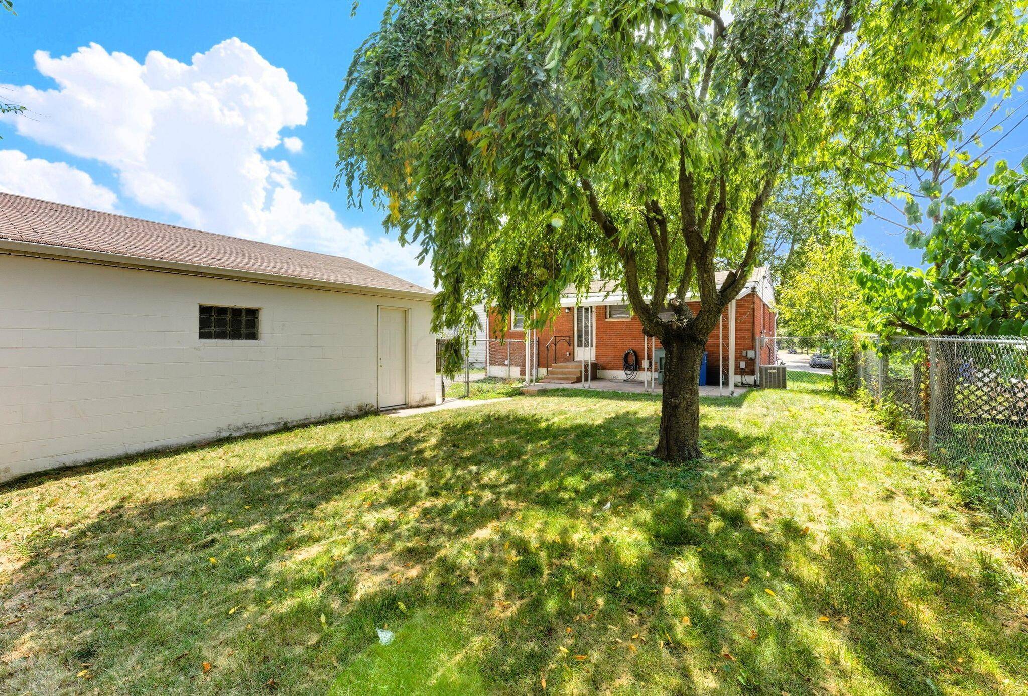 Columbus, OH 43228,3938 HALSEY PLACE