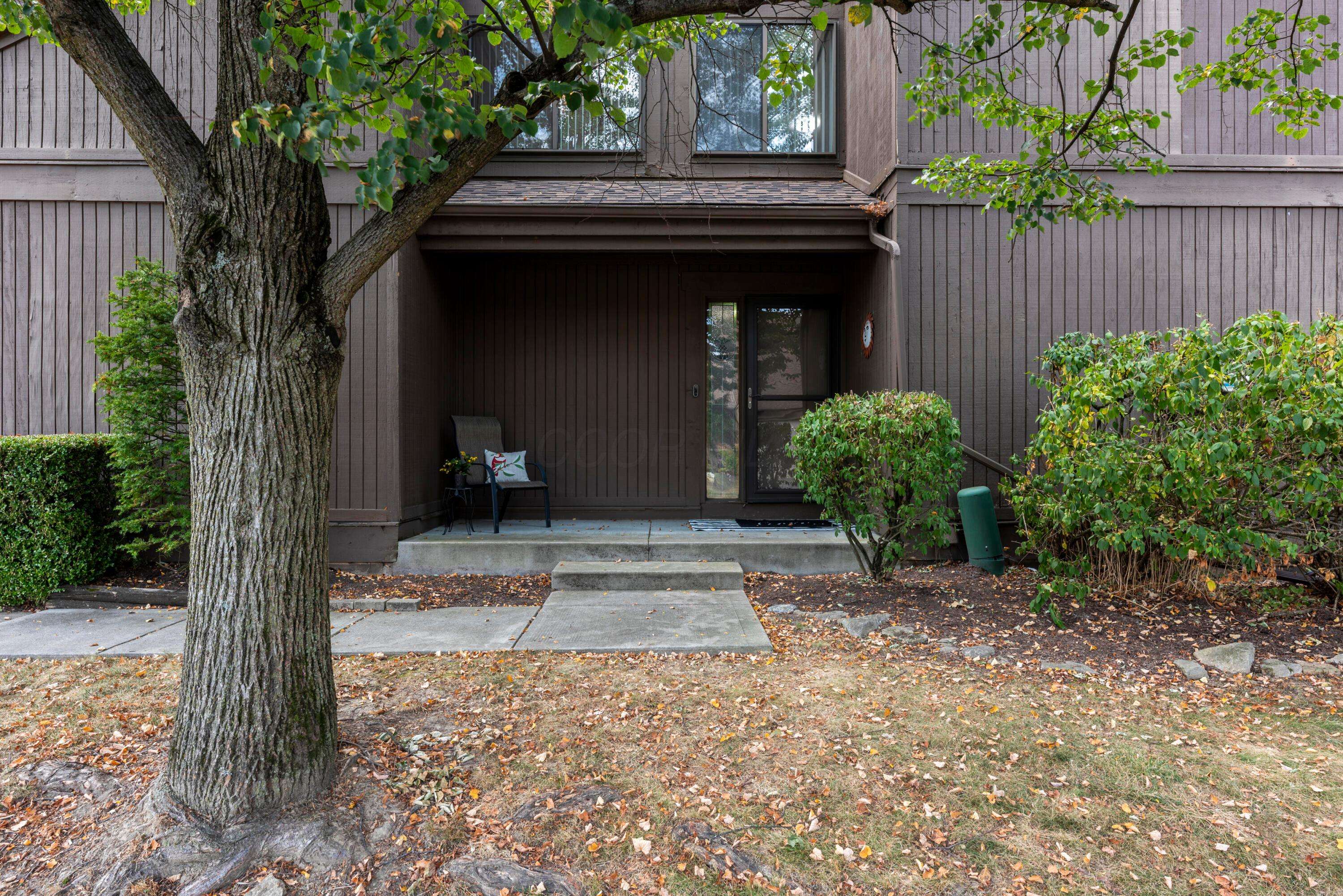 Columbus, OH 43229,2096 Brookhurst Avenue
