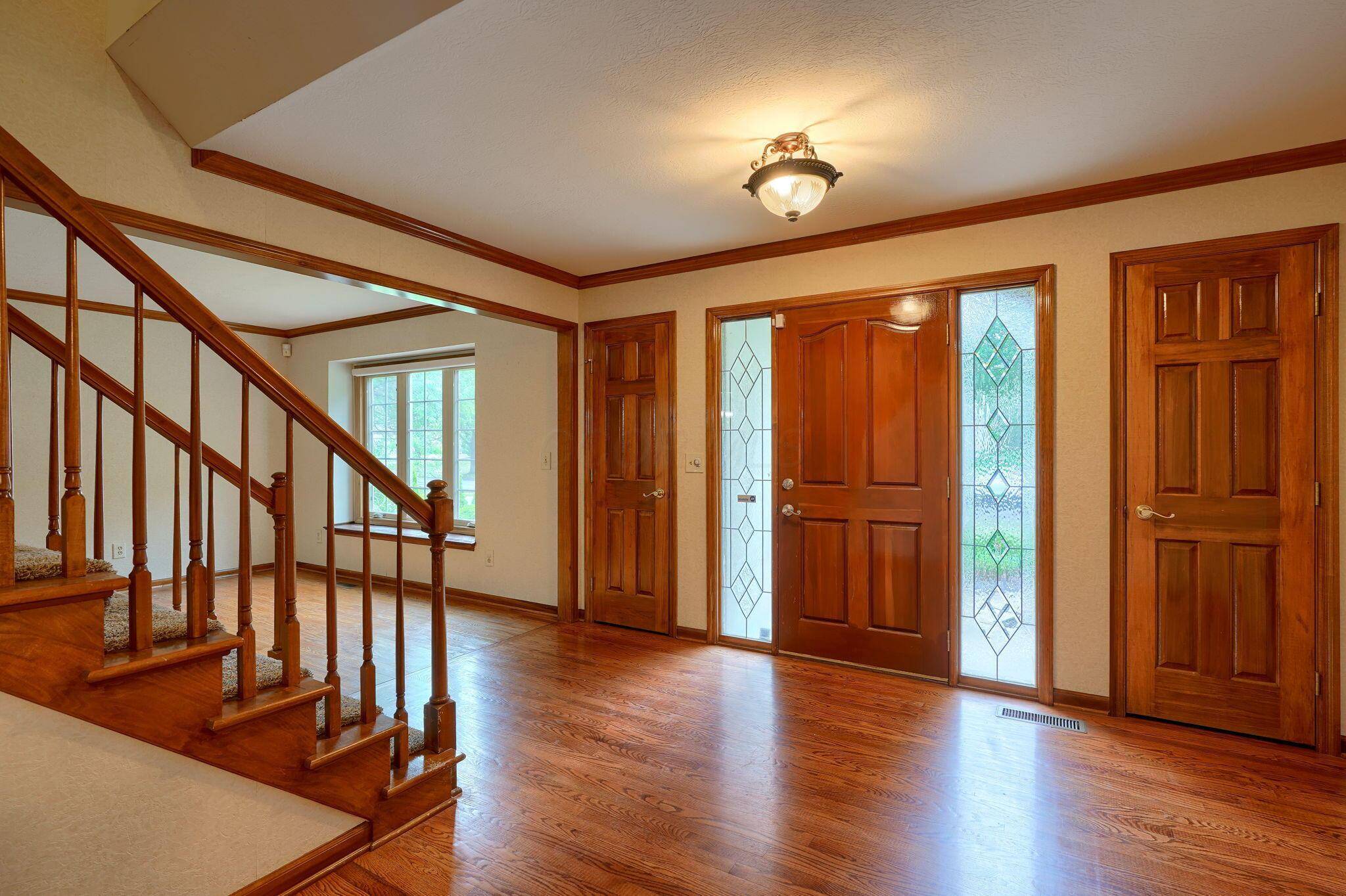 New Albany, OH 43054,1221 BELCROSS Drive