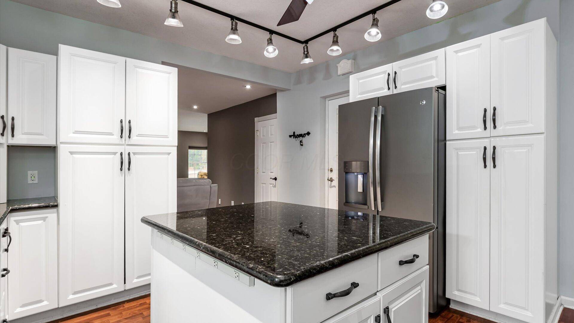 Zanesville, OH 43701,72 N Pembroke Avenue