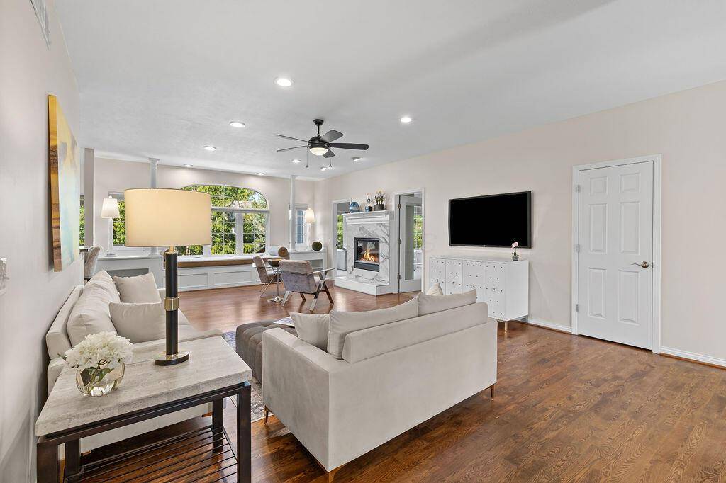 New Albany, OH 43054,1267 Harkers Court