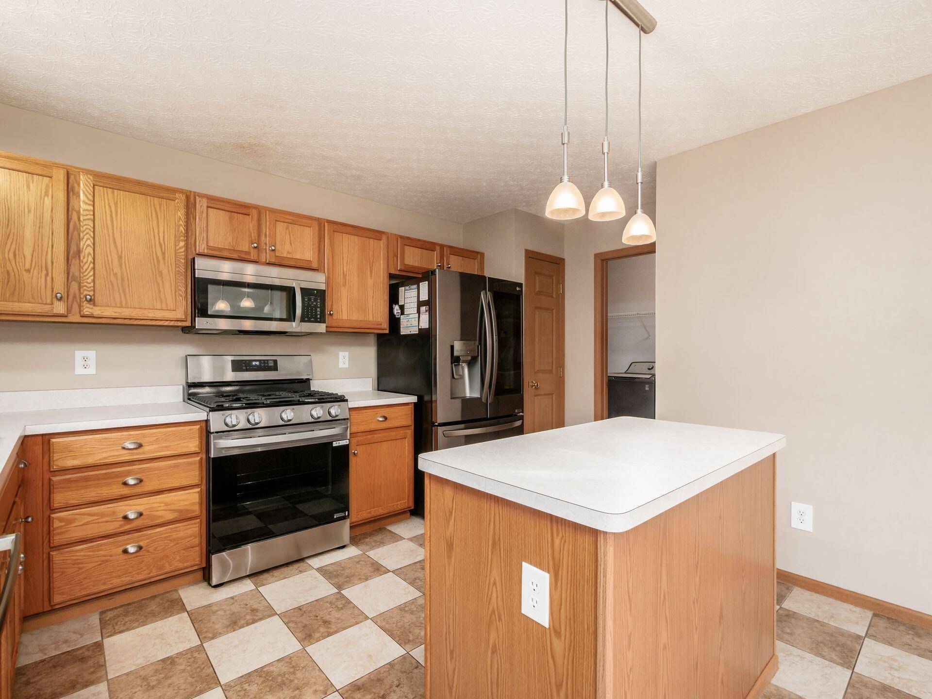 Columbus, OH 43228,2279 Siskin Avenue