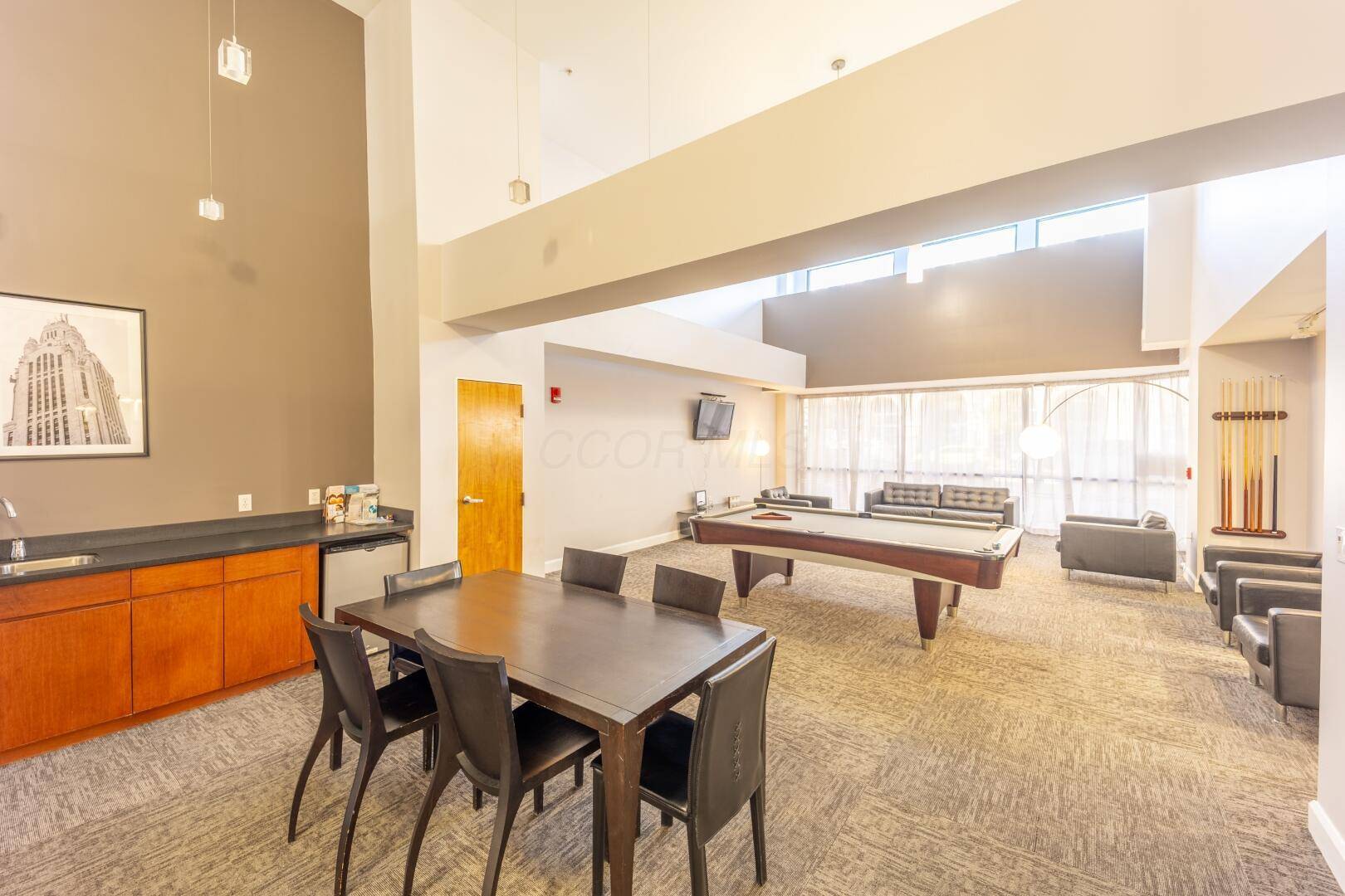 Columbus, OH 43215,106 N High Street #207