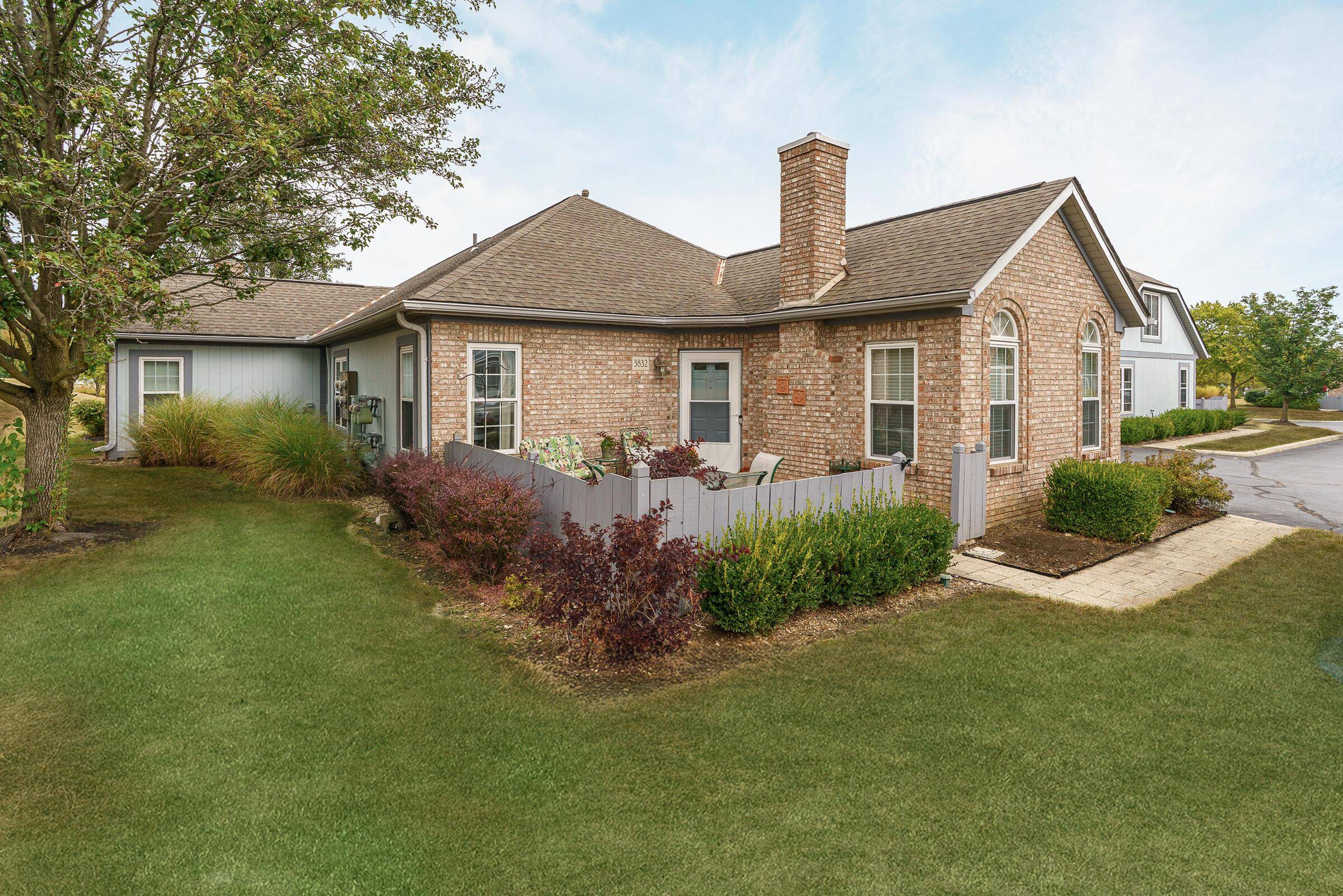 Hilliard, OH 43026,3832 Falls Circle Drive #22